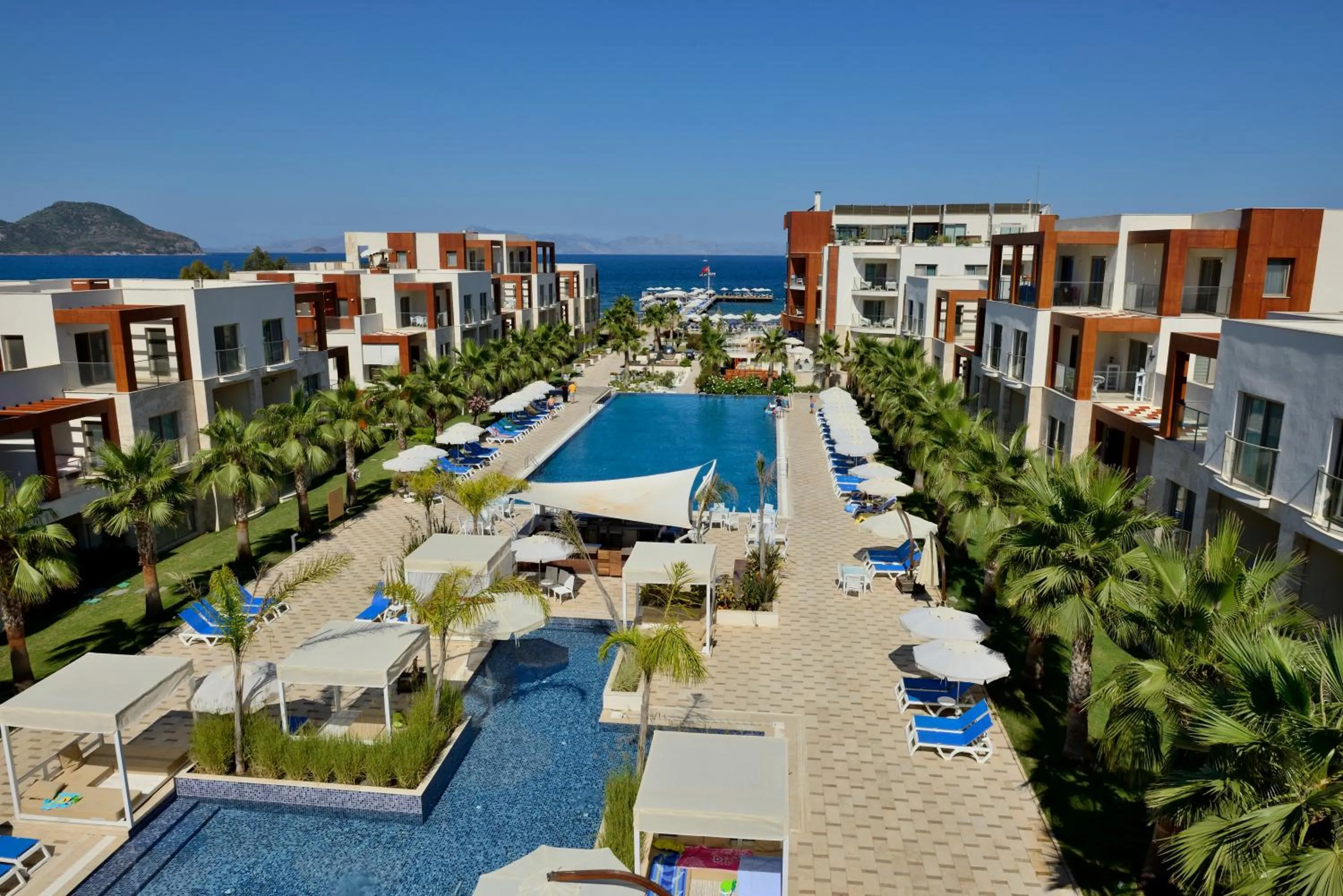 Suite with Sea View in Sundance Suites Hotel