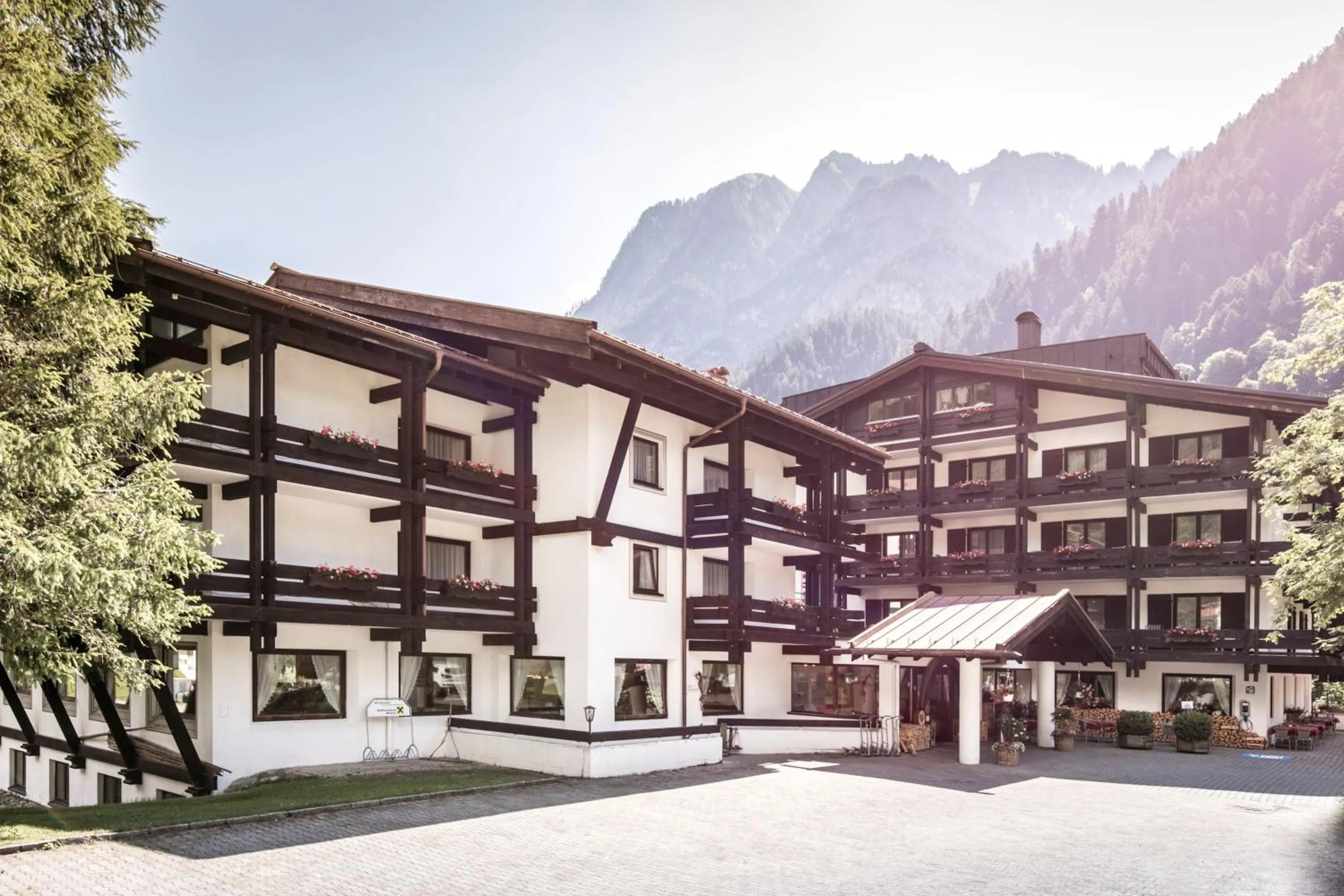 Facade/entrance in Alpenlodge - Das Dorfhotel
