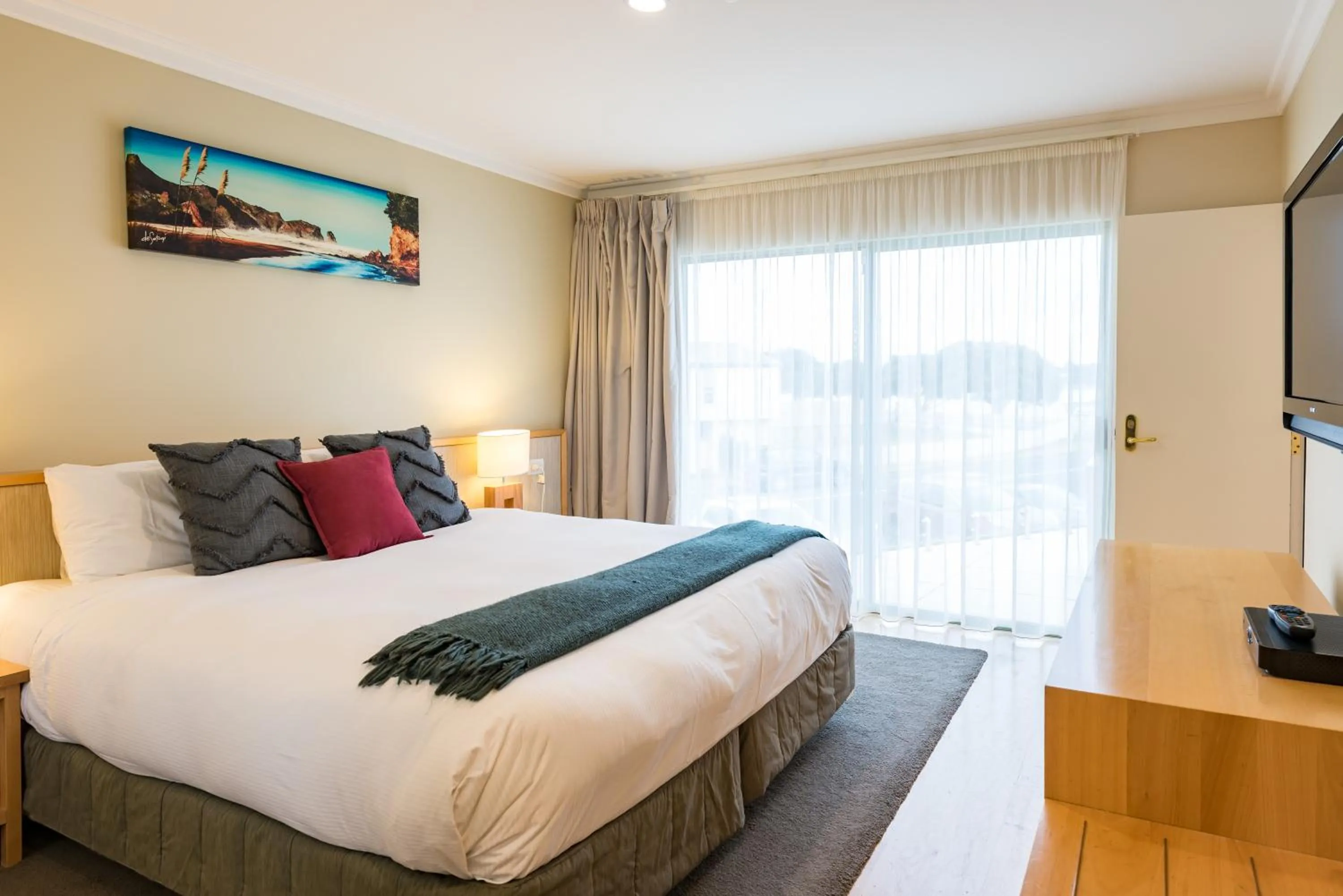 Bed in Paihia Beach Resort & Spa Hotel