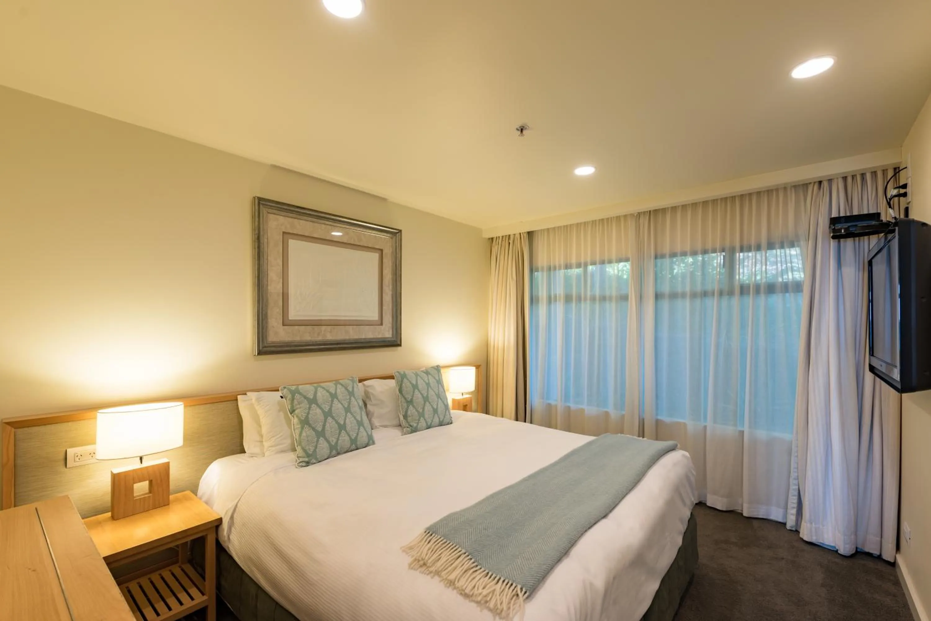 Bedroom, Bed in Paihia Beach Resort & Spa Hotel