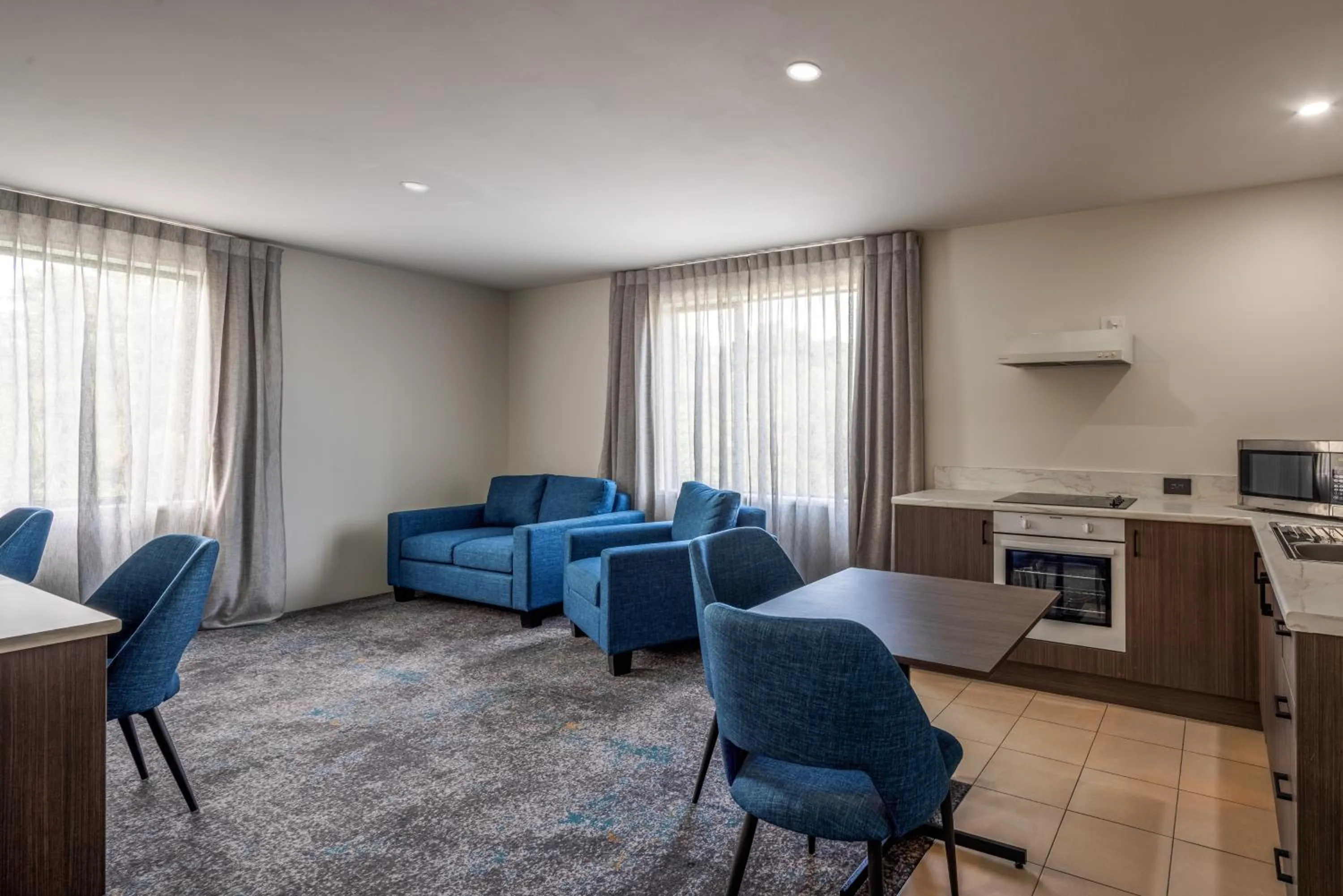 Seating area in Heartland Hotel Auckland Airport