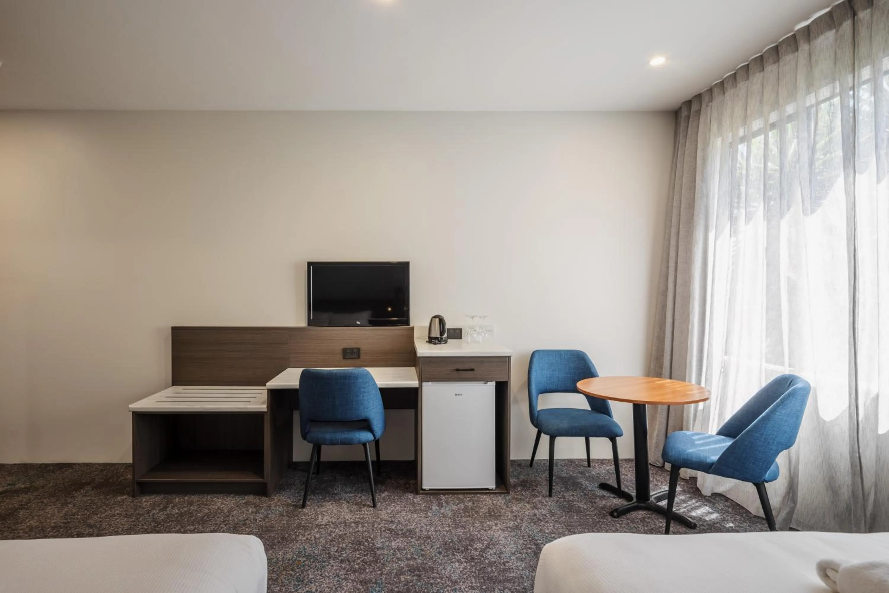 TV and multimedia in Heartland Hotel Auckland Airport