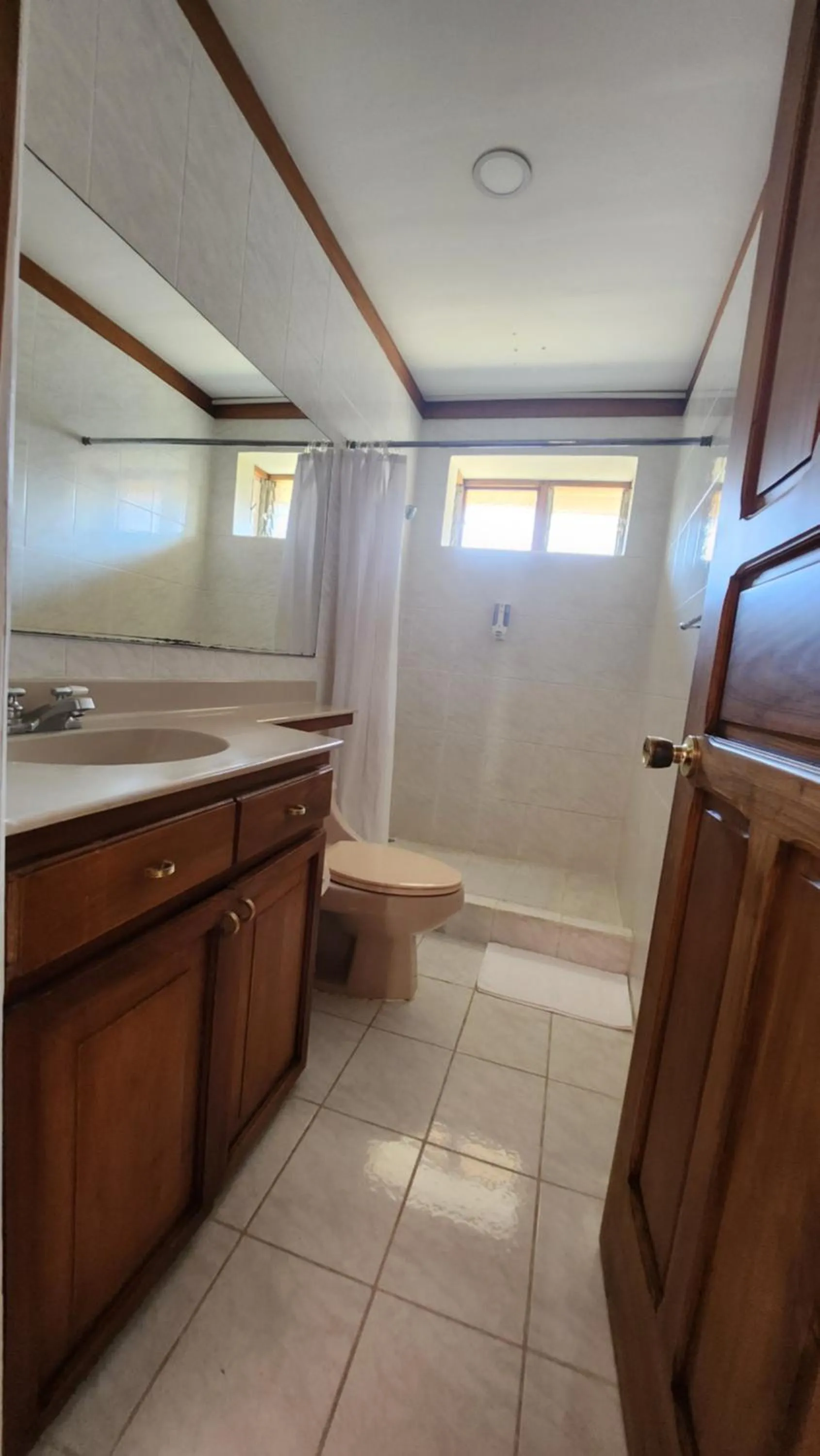 Shower in La Casa de Cariari Al Golf