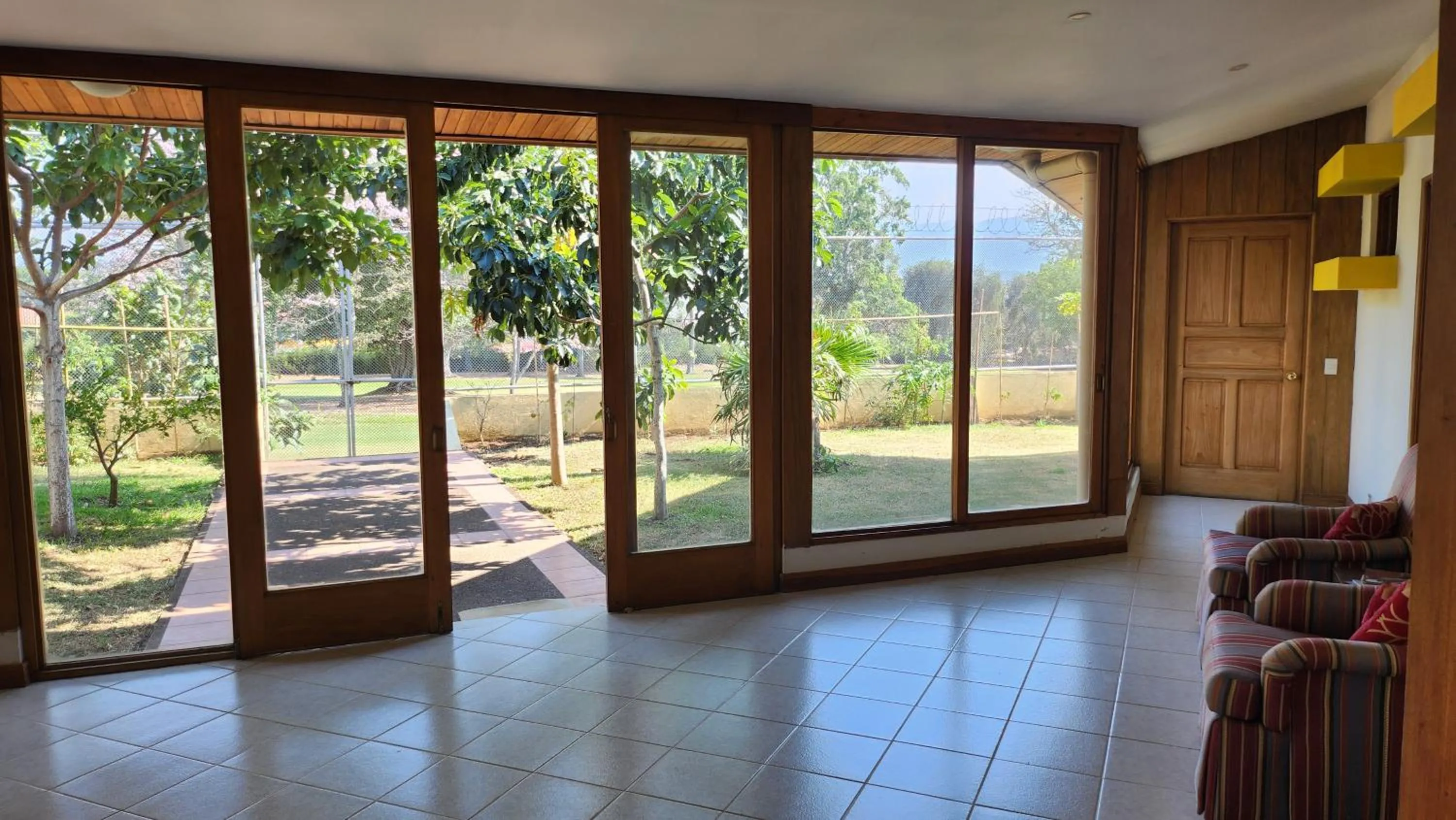 Garden view in La Casa de Cariari Al Golf