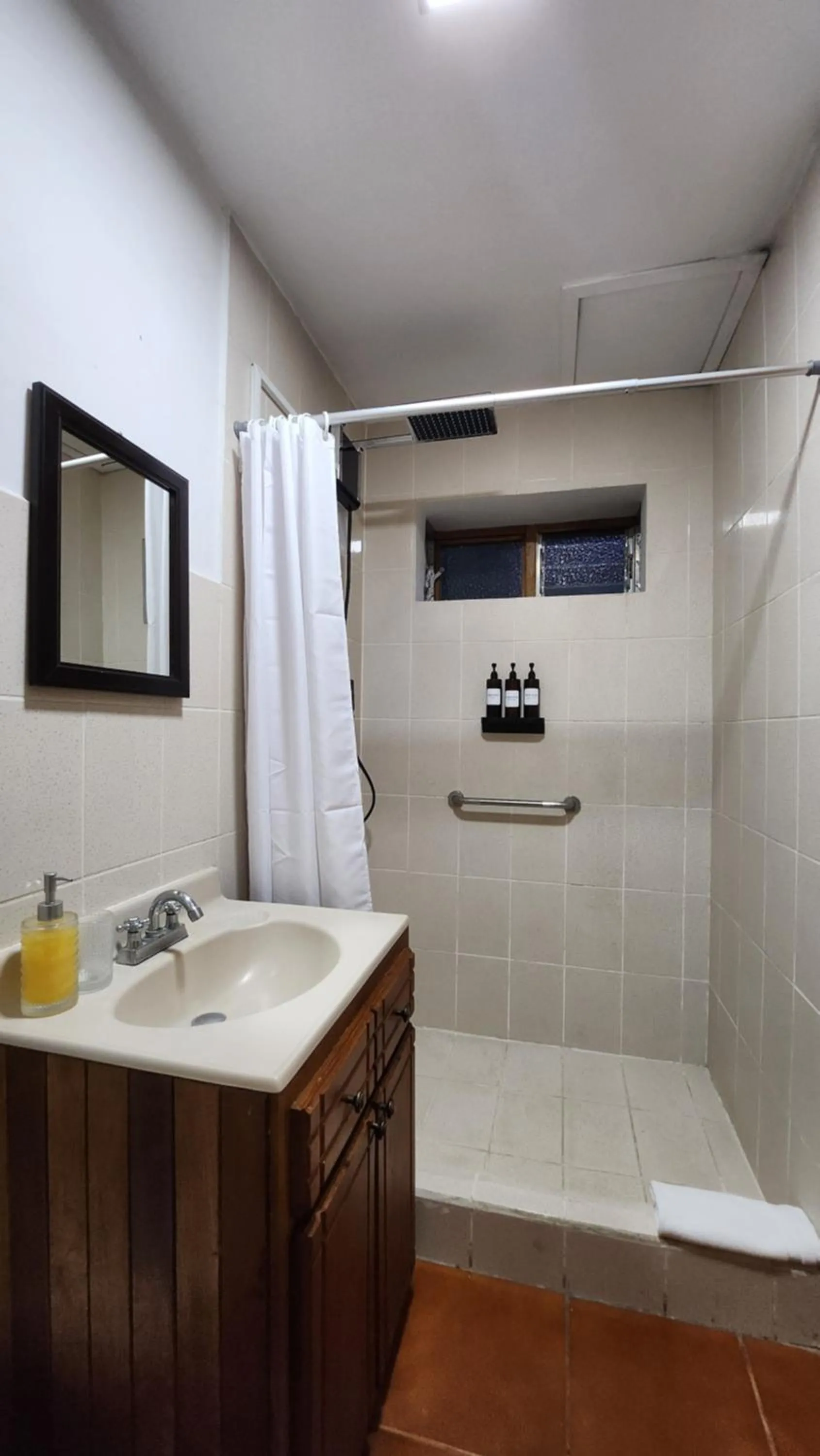 Shower in La Casa de Cariari Al Golf