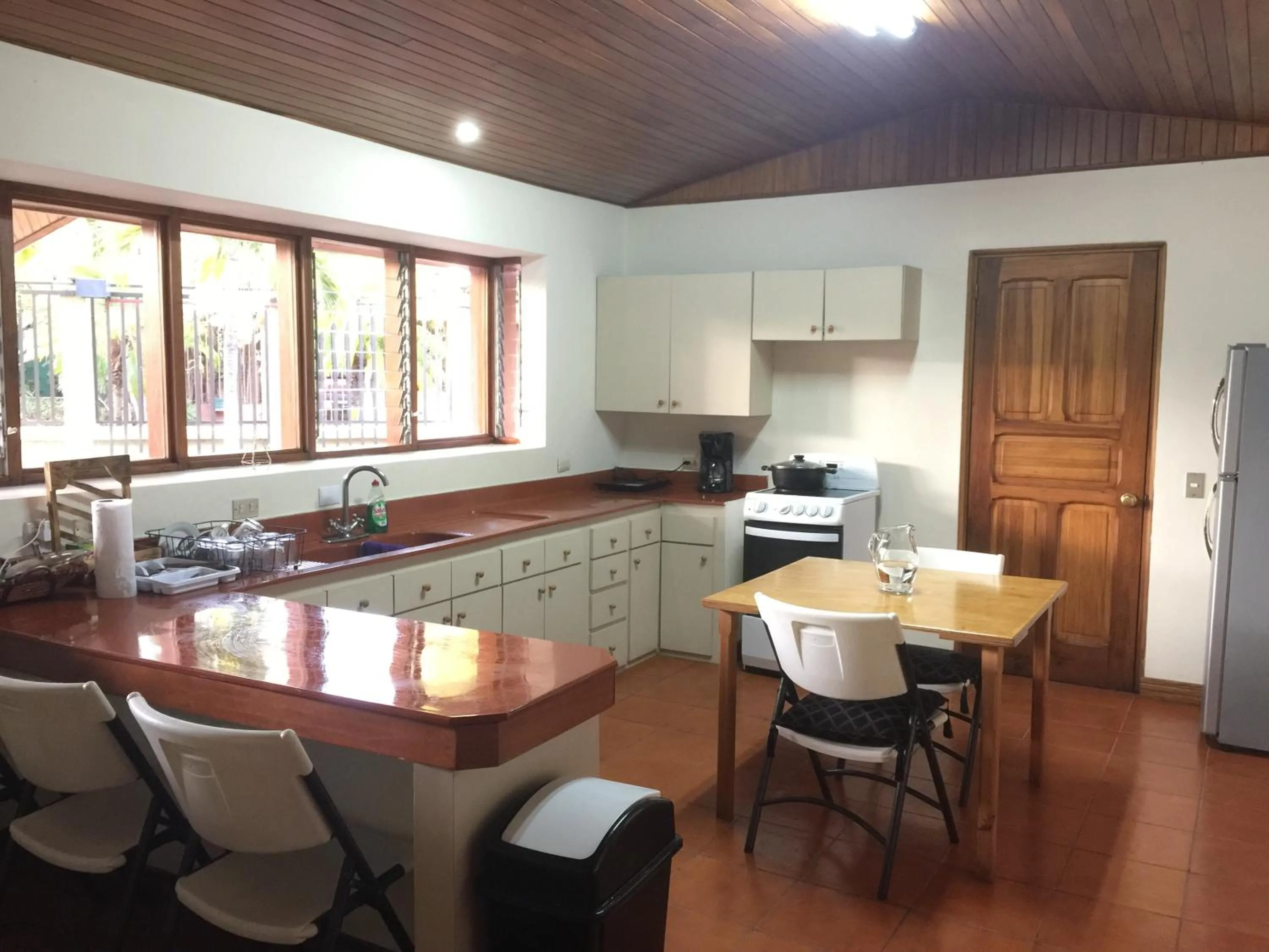 Kitchen or kitchenette in La Casa de Cariari Al Golf