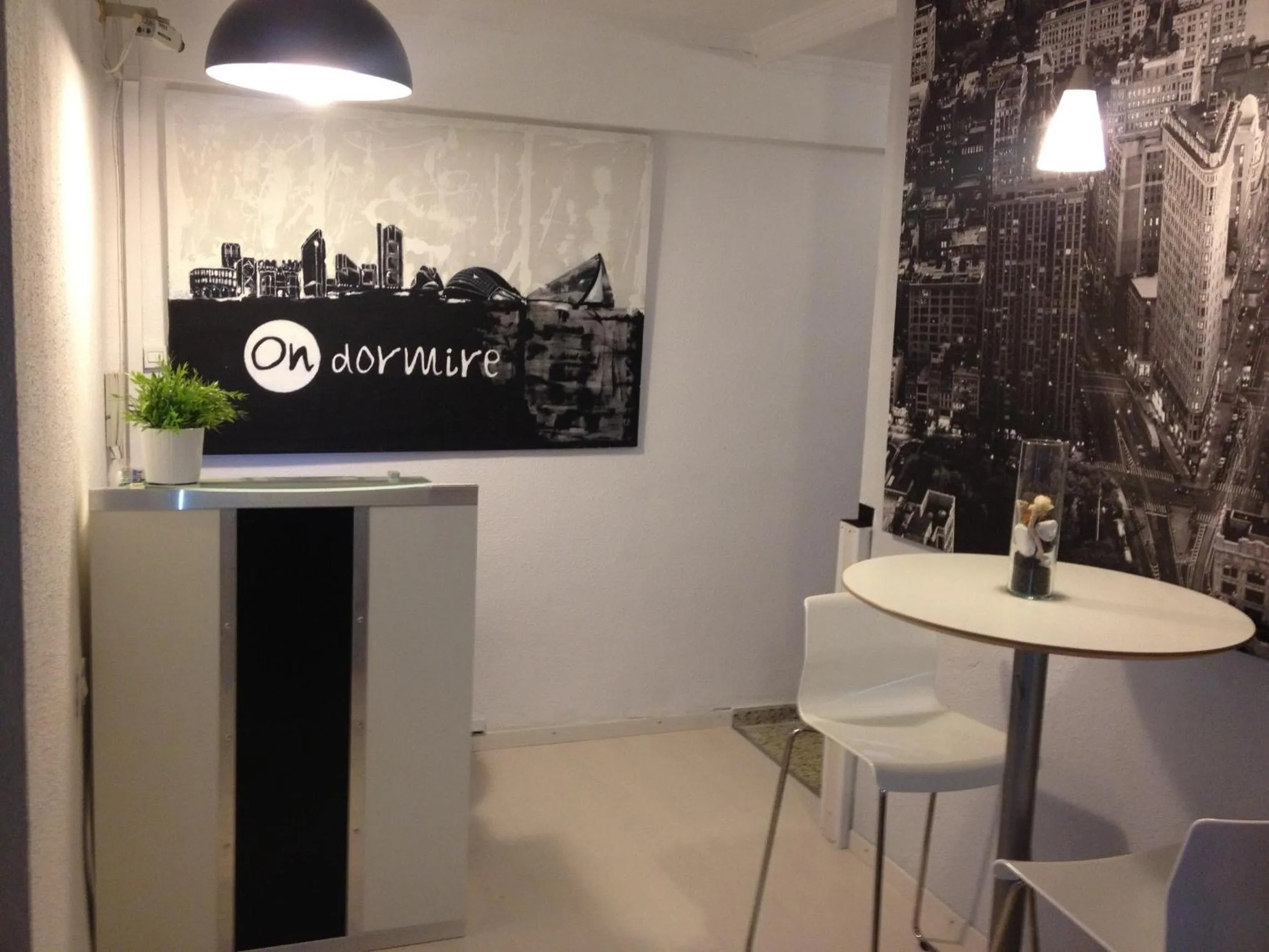 Lounge or bar in Hostal On Dormire Valencia