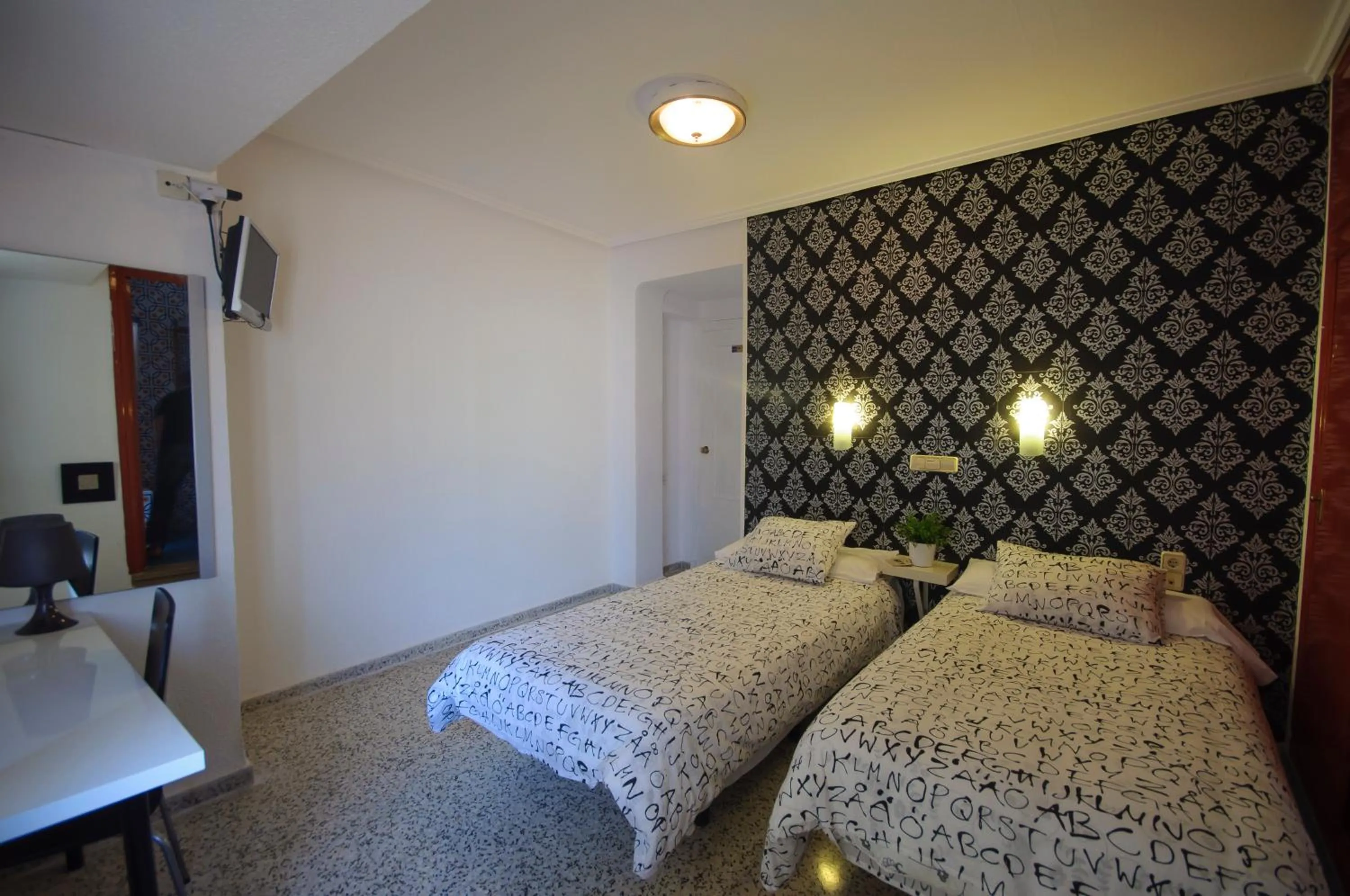 Bed in Hostal On Dormire Valencia