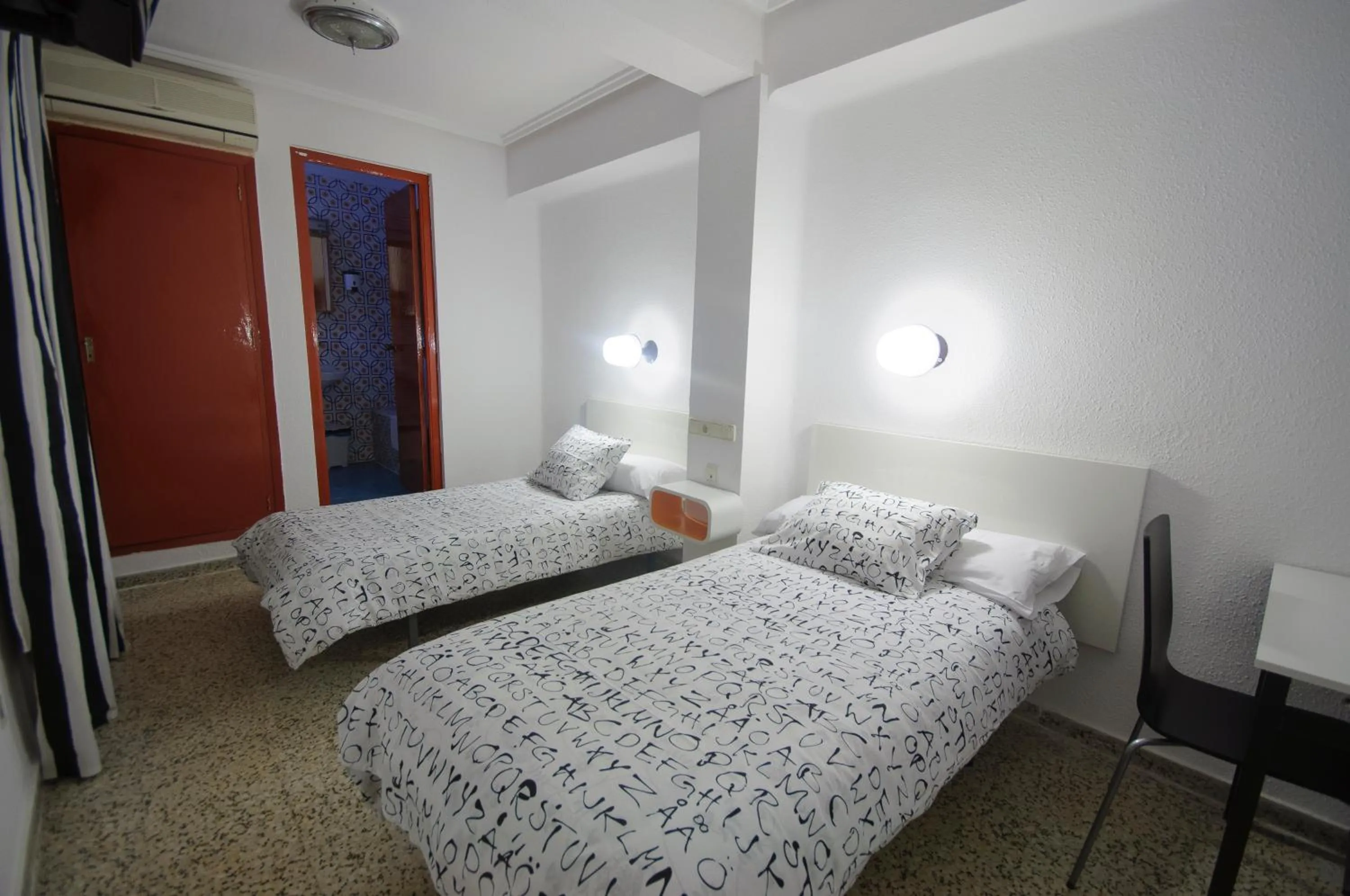 Bed in Hostal On Dormire Valencia