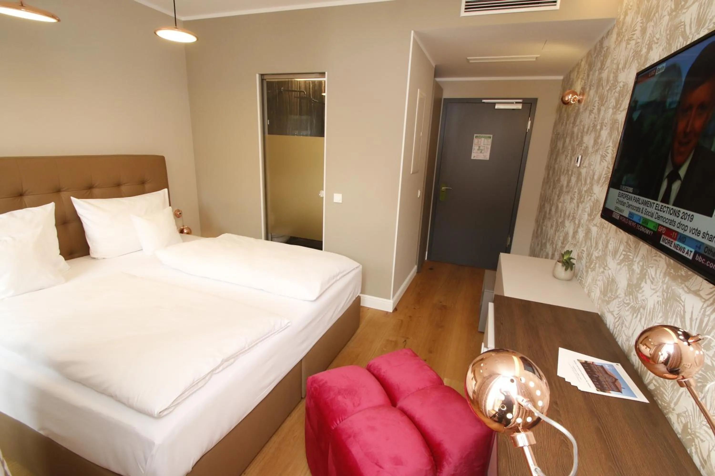 Bed in Amelie No 1 Hotel & Appartements