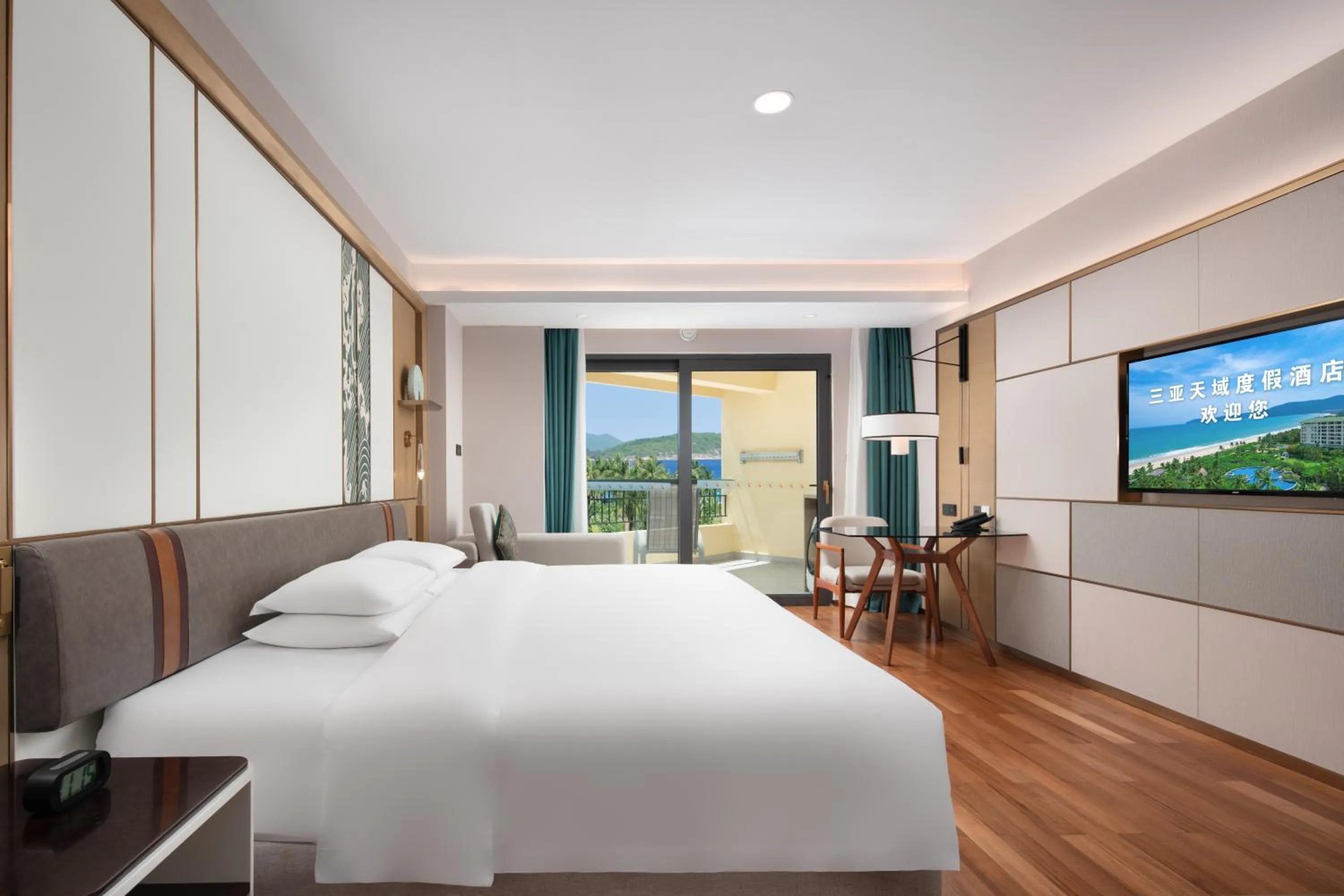 Photo of the whole room, Bed in Horizon Resort & Spa Yalong Bay-Yalong Bay Central