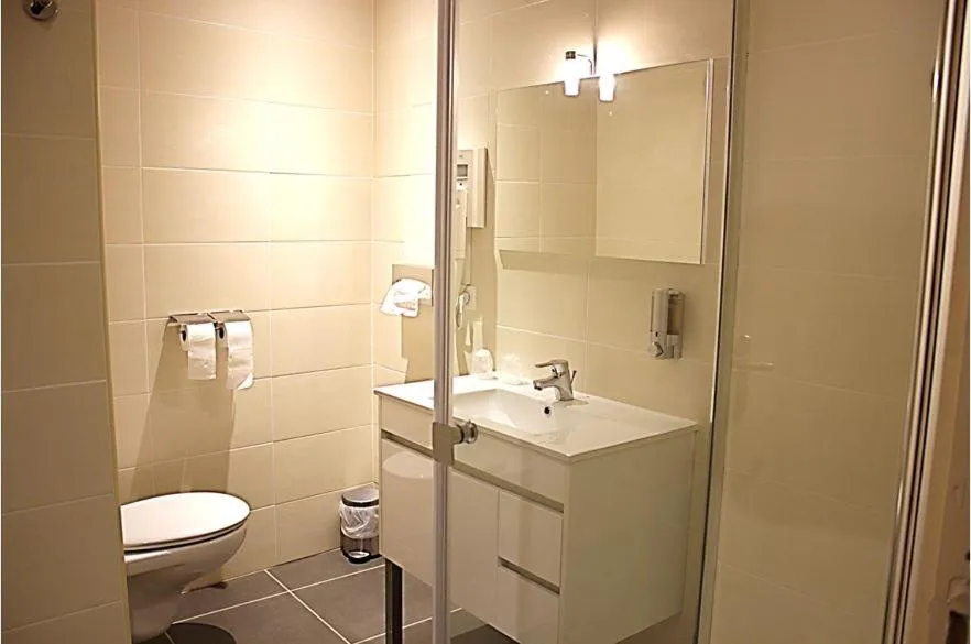 Shower in Le Prieuré