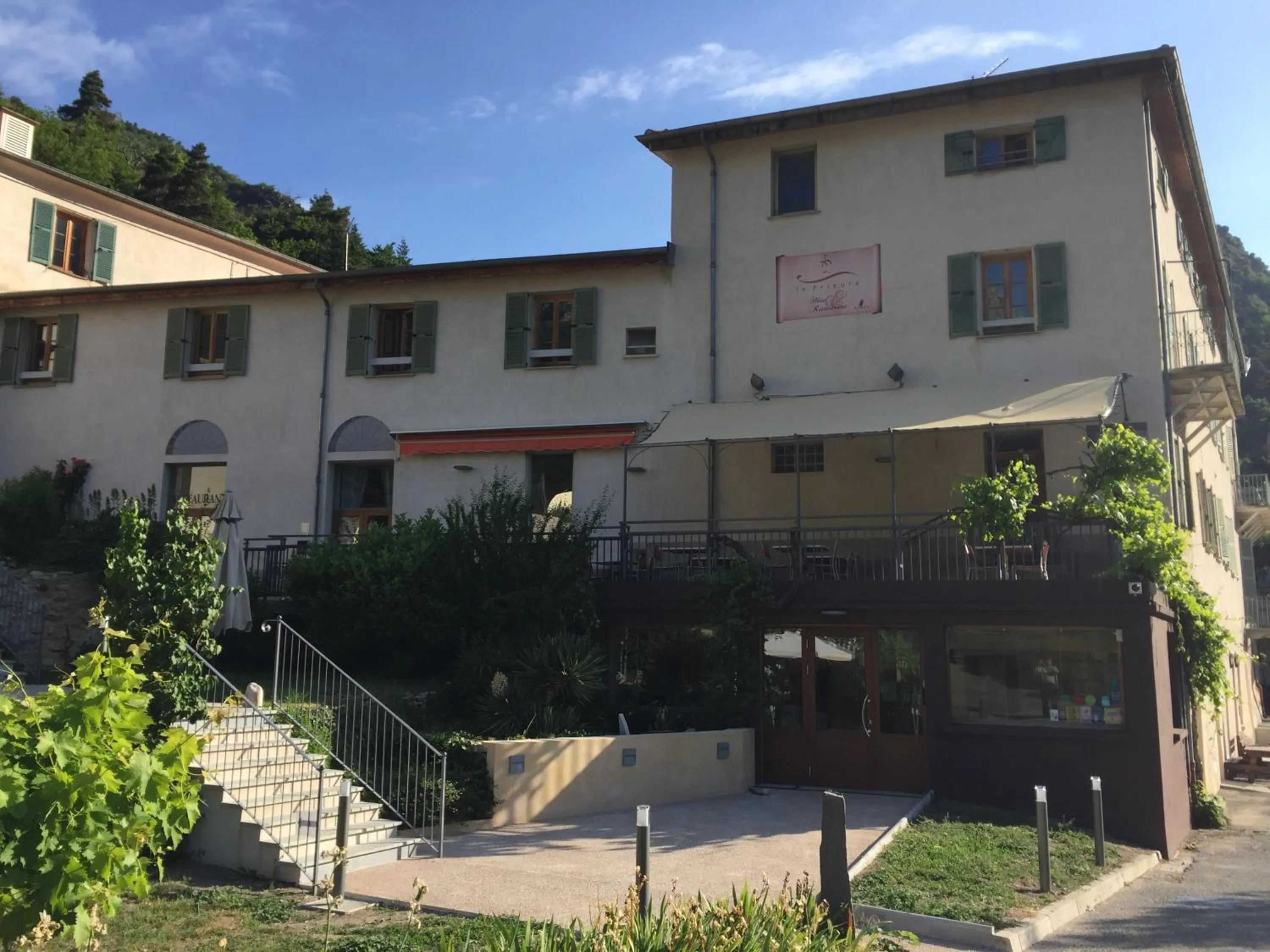 Property building in Le Prieuré