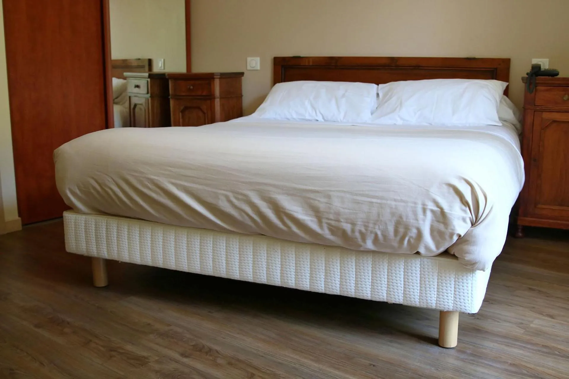 Decorative detail, Bed in Le Prieuré