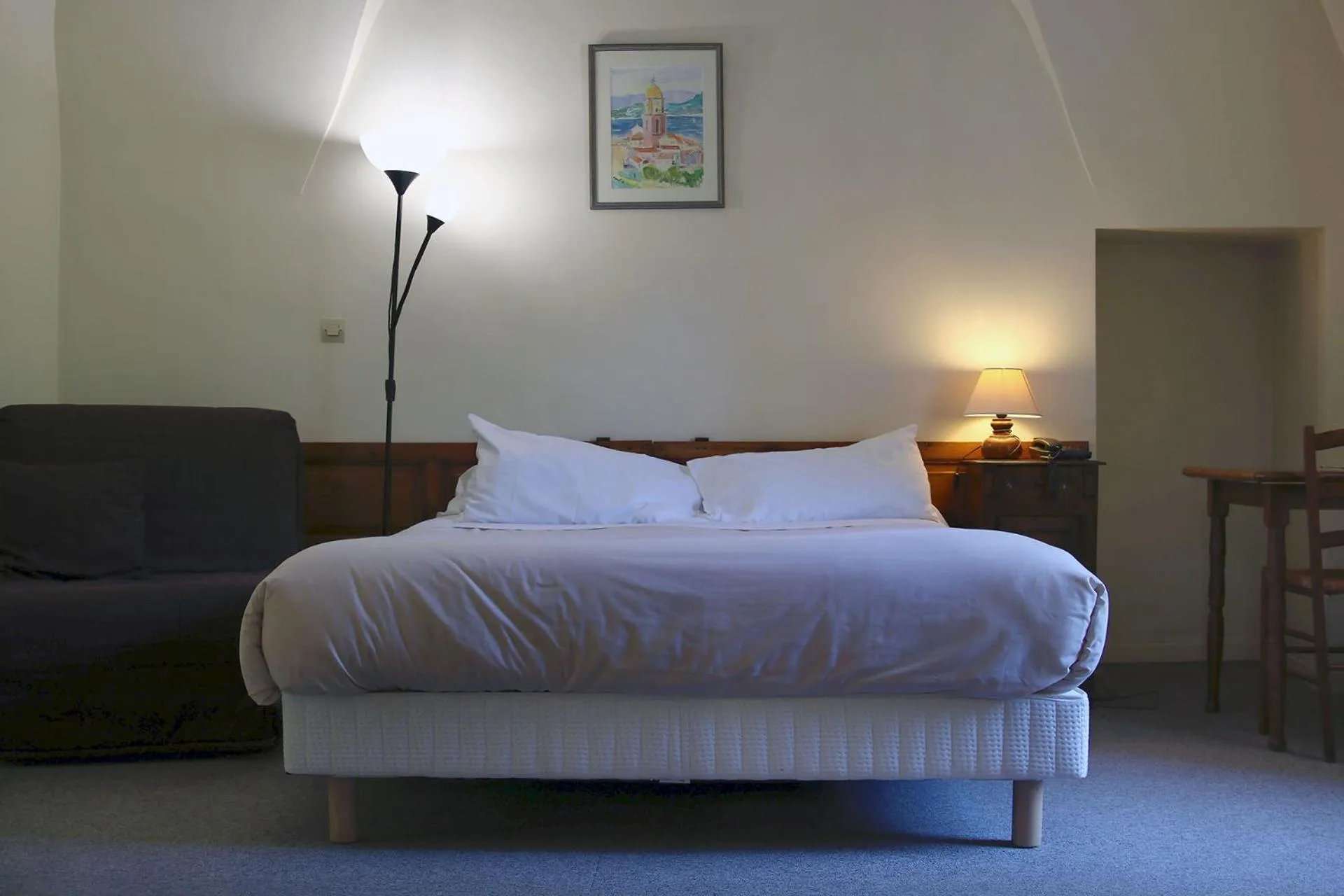 Bedroom, Bed in Le Prieuré