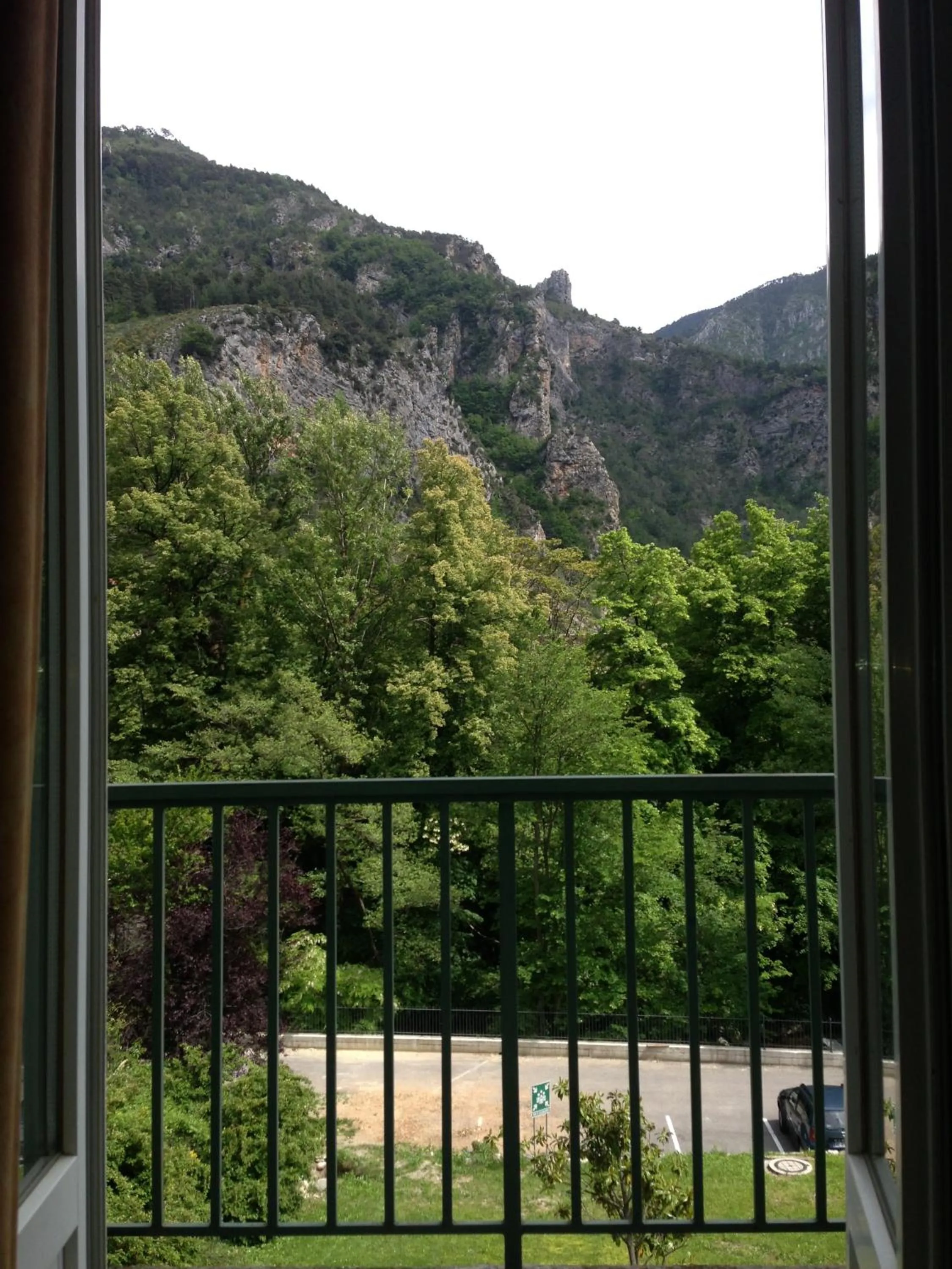 Facade/entrance in Le Prieuré