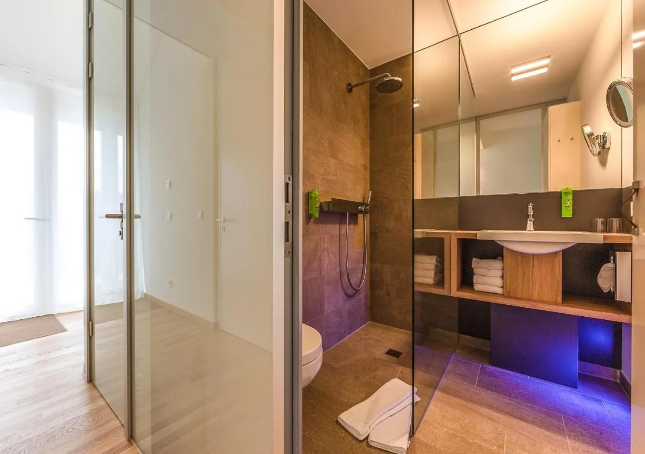 Shower in Ferienwohnungen Boardinghouse Bodensee