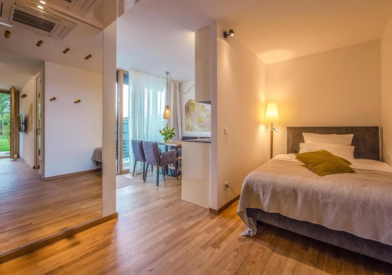 Decorative detail, Bed in Ferienwohnungen Boardinghouse Bodensee