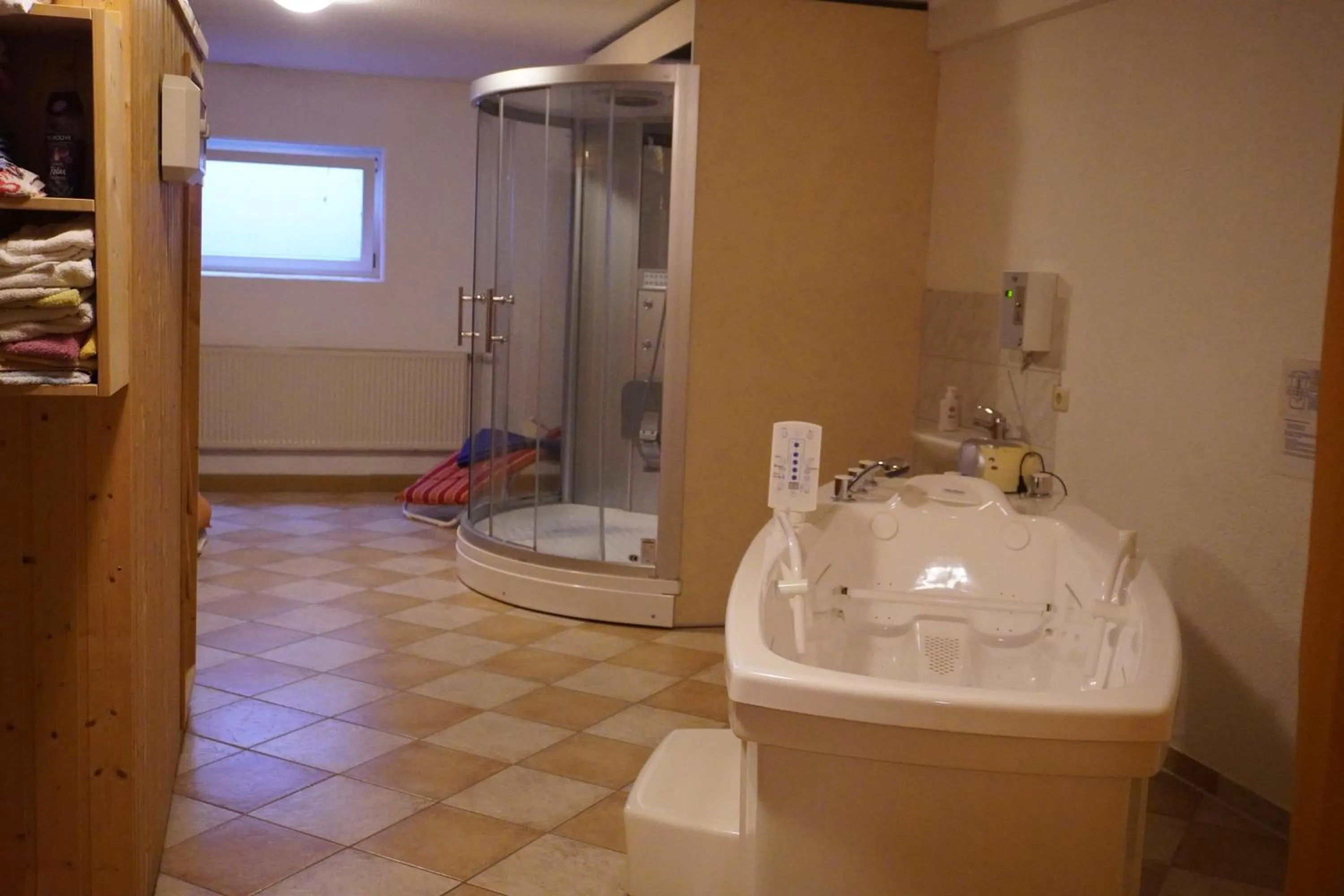 Hot Tub in Alcor Hotel Feriendorf an der Ostsee