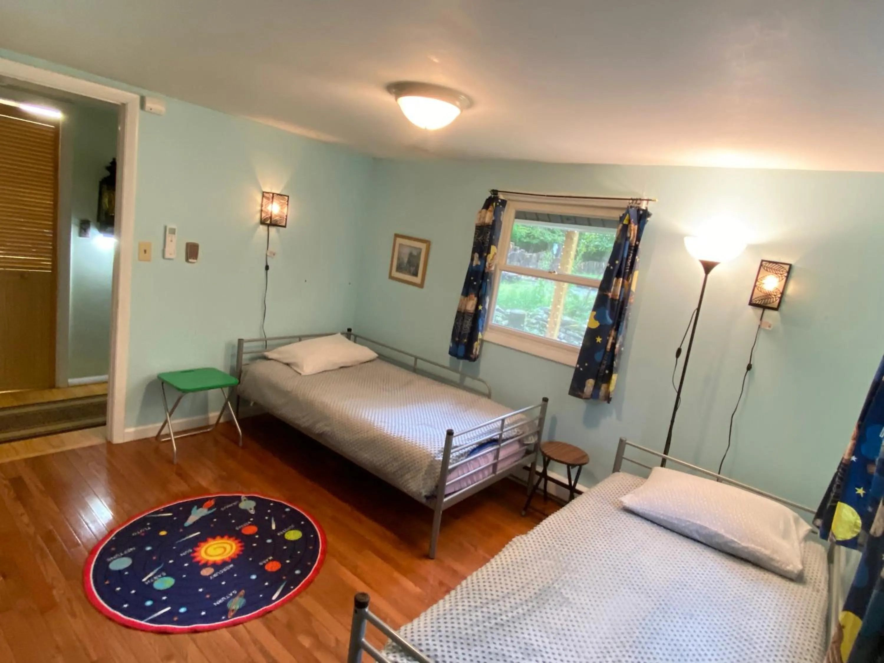 Bed in Secluded Greekside Cabin near Camelback