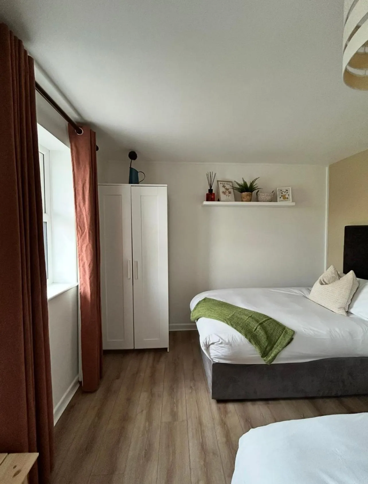 Bed in Maddens Bridge Bar & Guesthouse