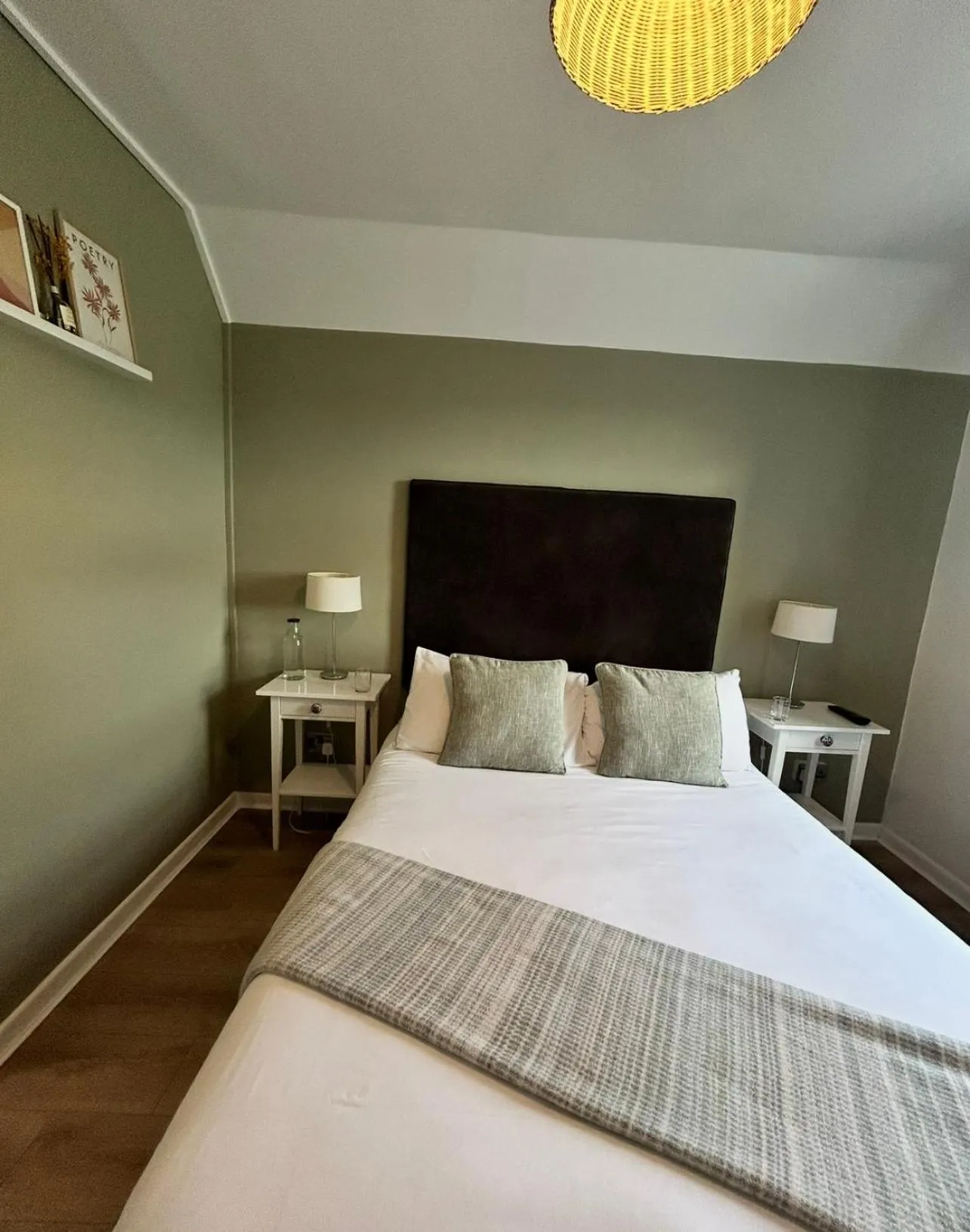 Bed in Maddens Bridge Bar & Guesthouse