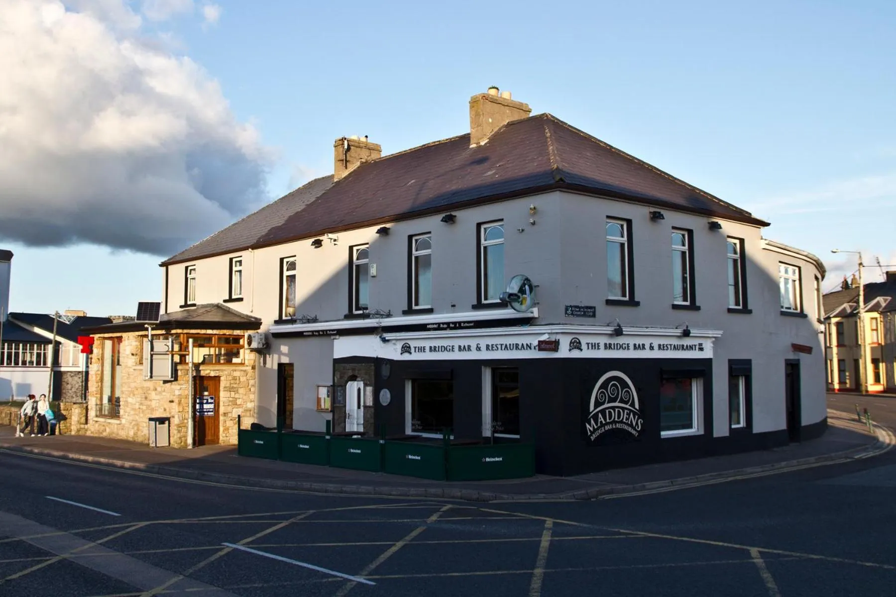 Property building in Maddens Bridge Bar & Guesthouse
