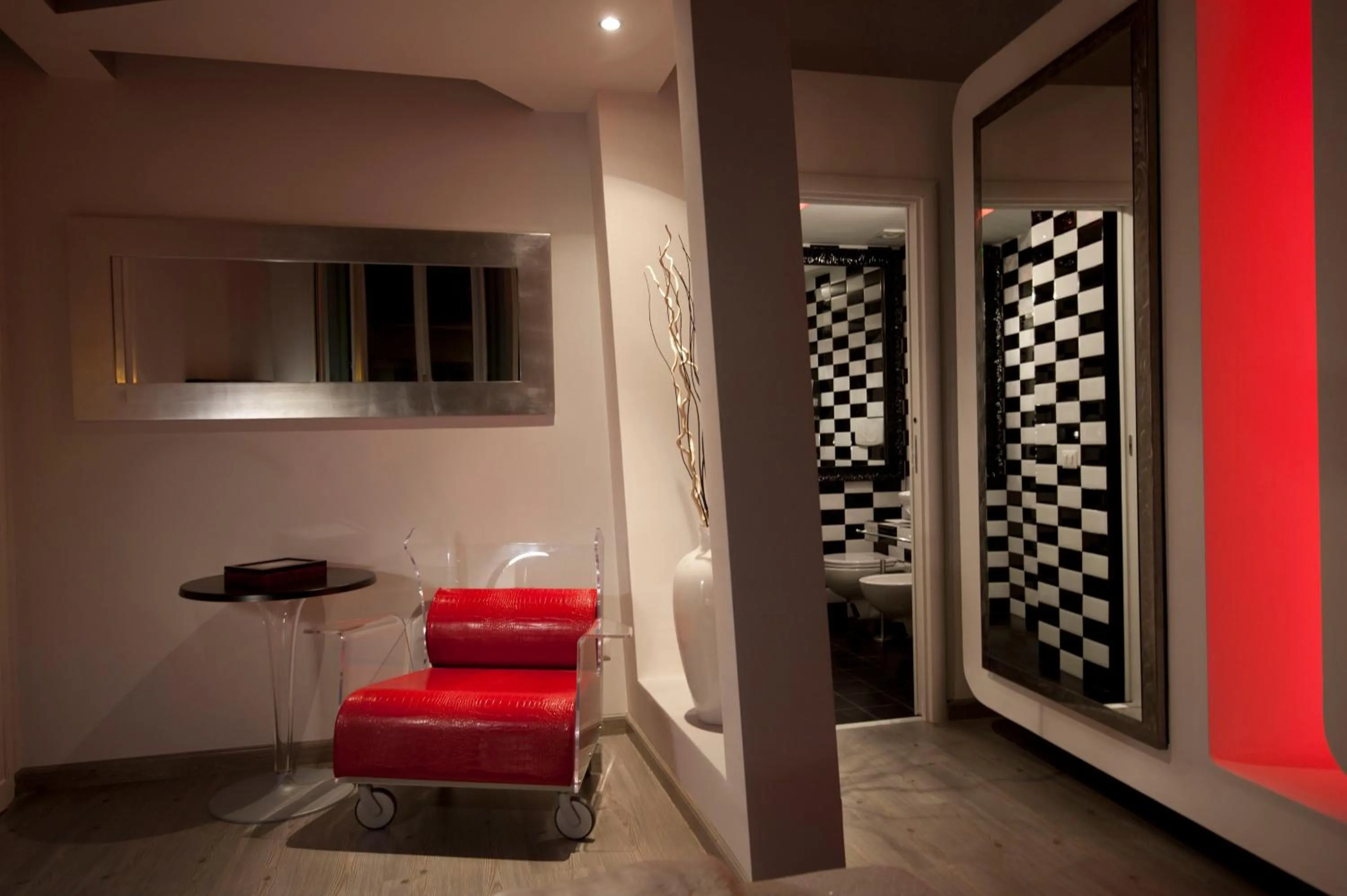 Bedroom in Luxury on the River