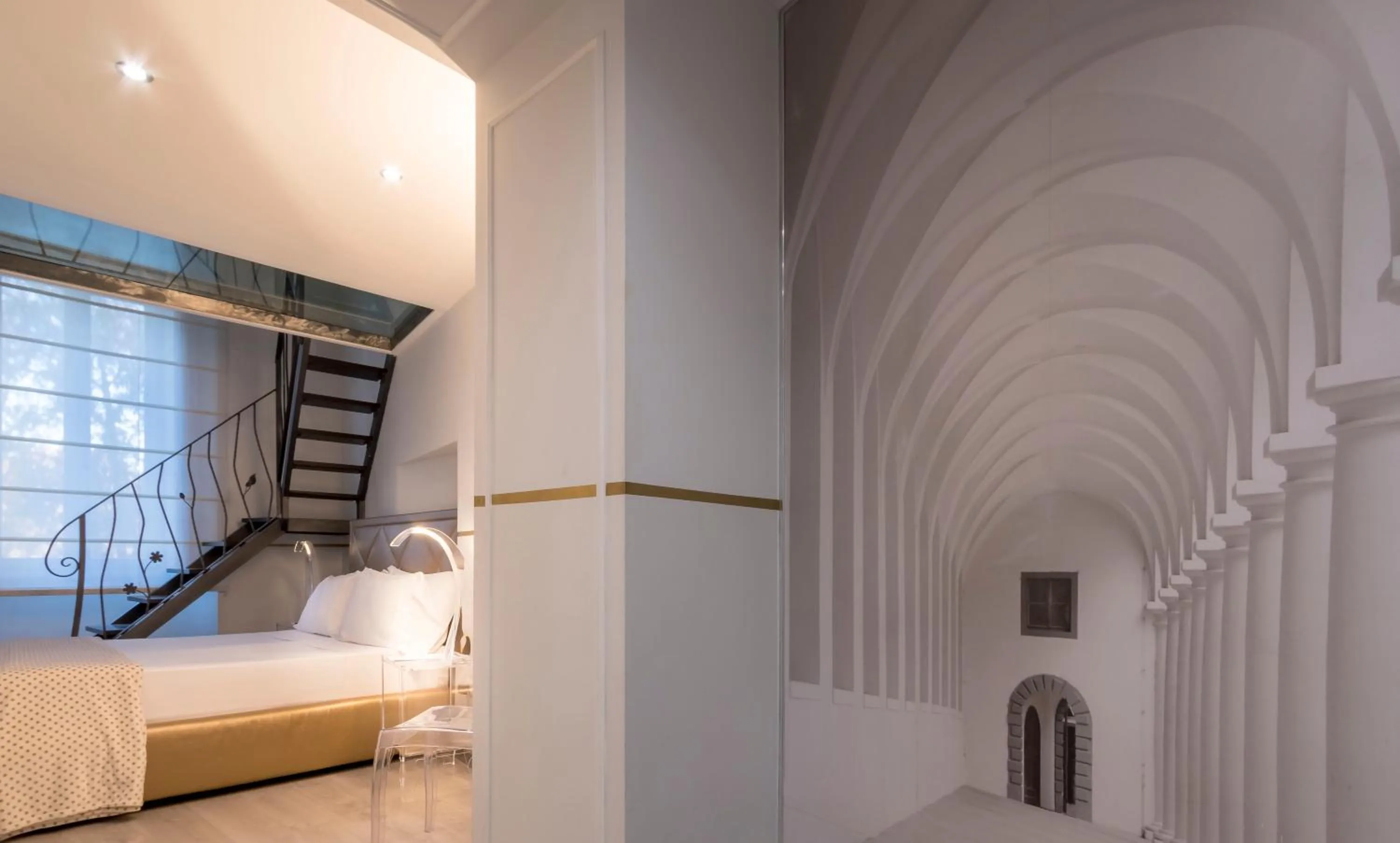 Photo of the whole room, Bed in Luxury on the River