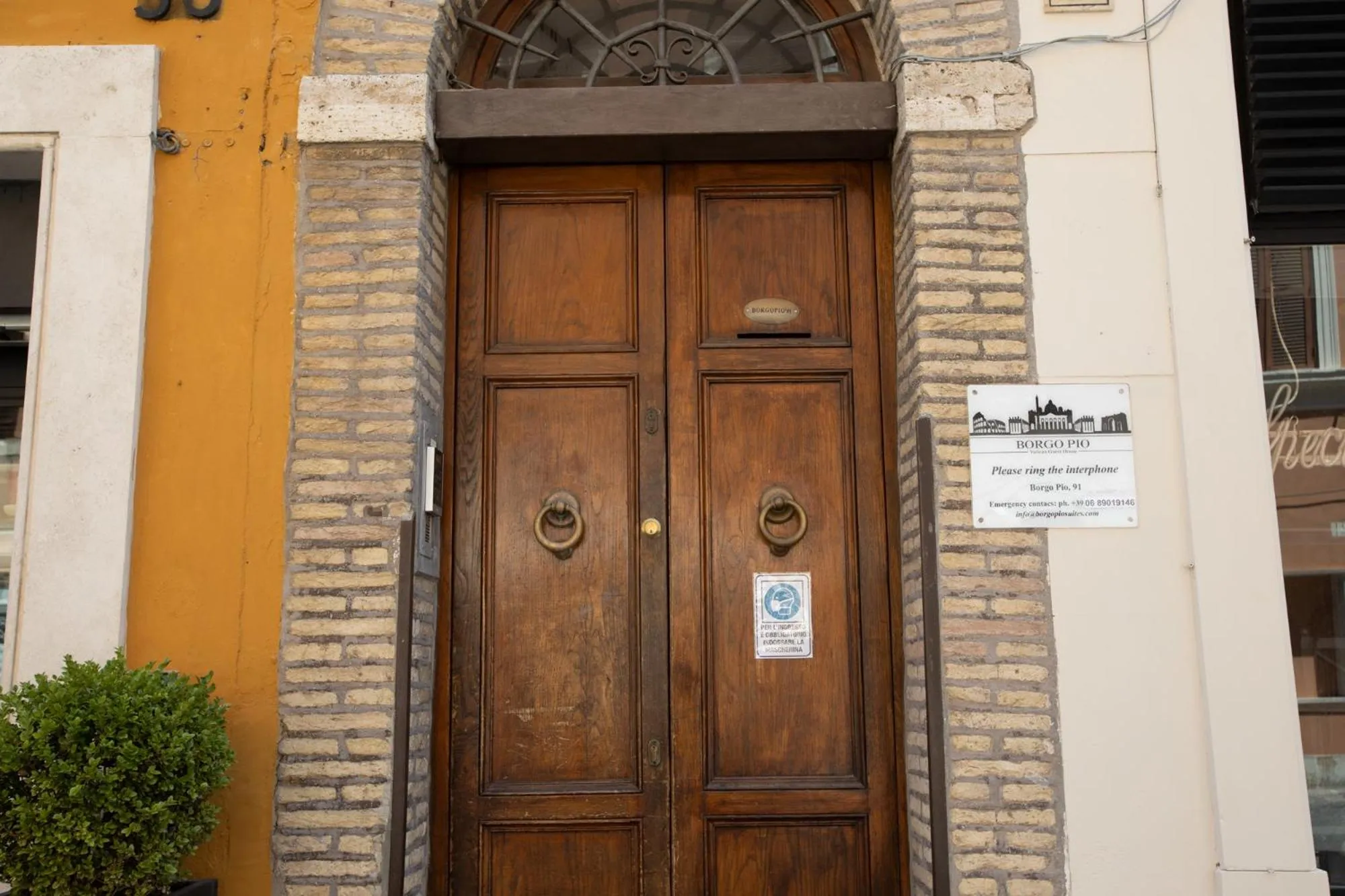 Property logo or sign in Borgo Pio 91