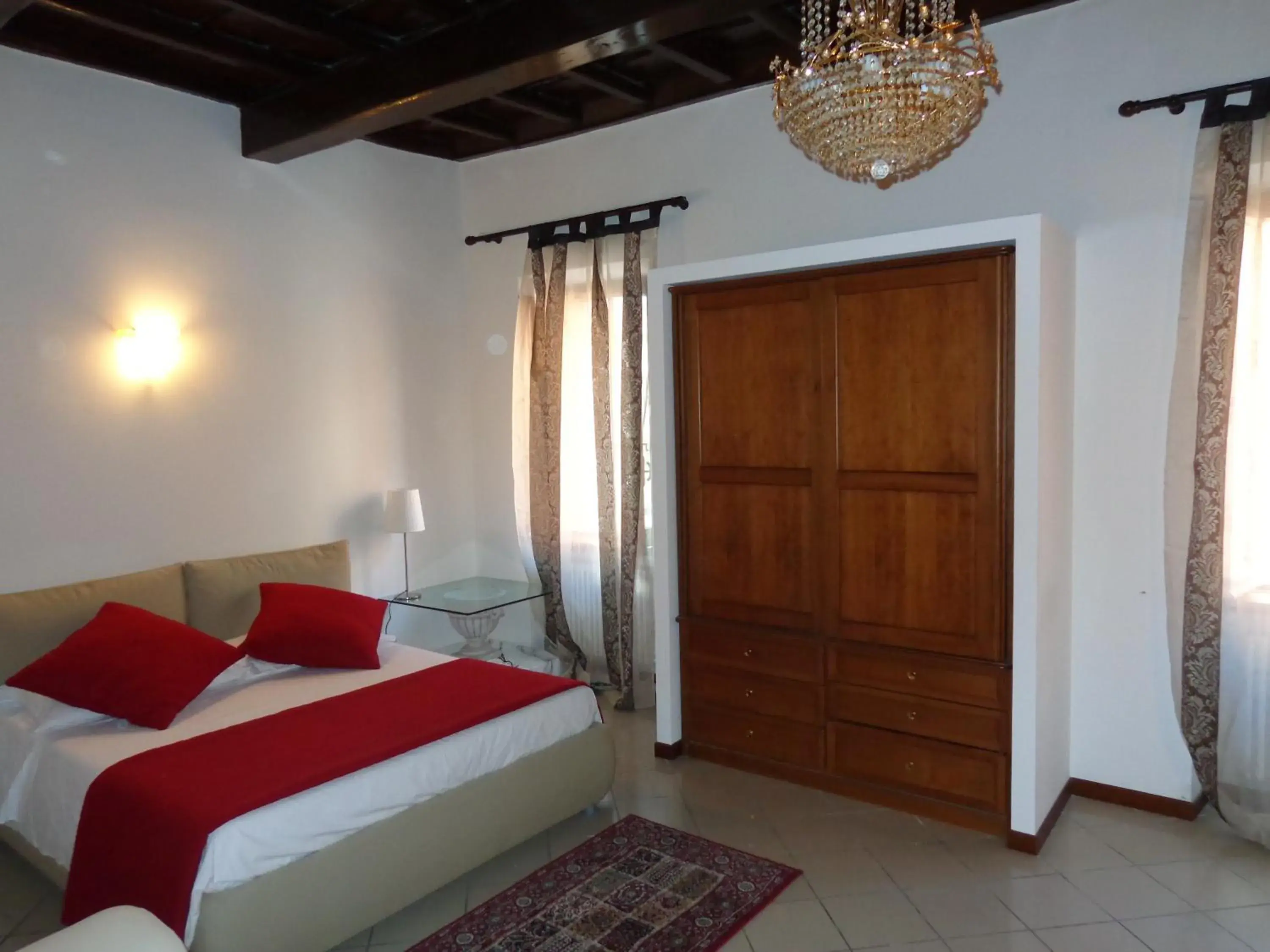 One-Bedroom Apartment in Borgo Pio 91 One-Bedroom Apartment in Borgo Pio 91