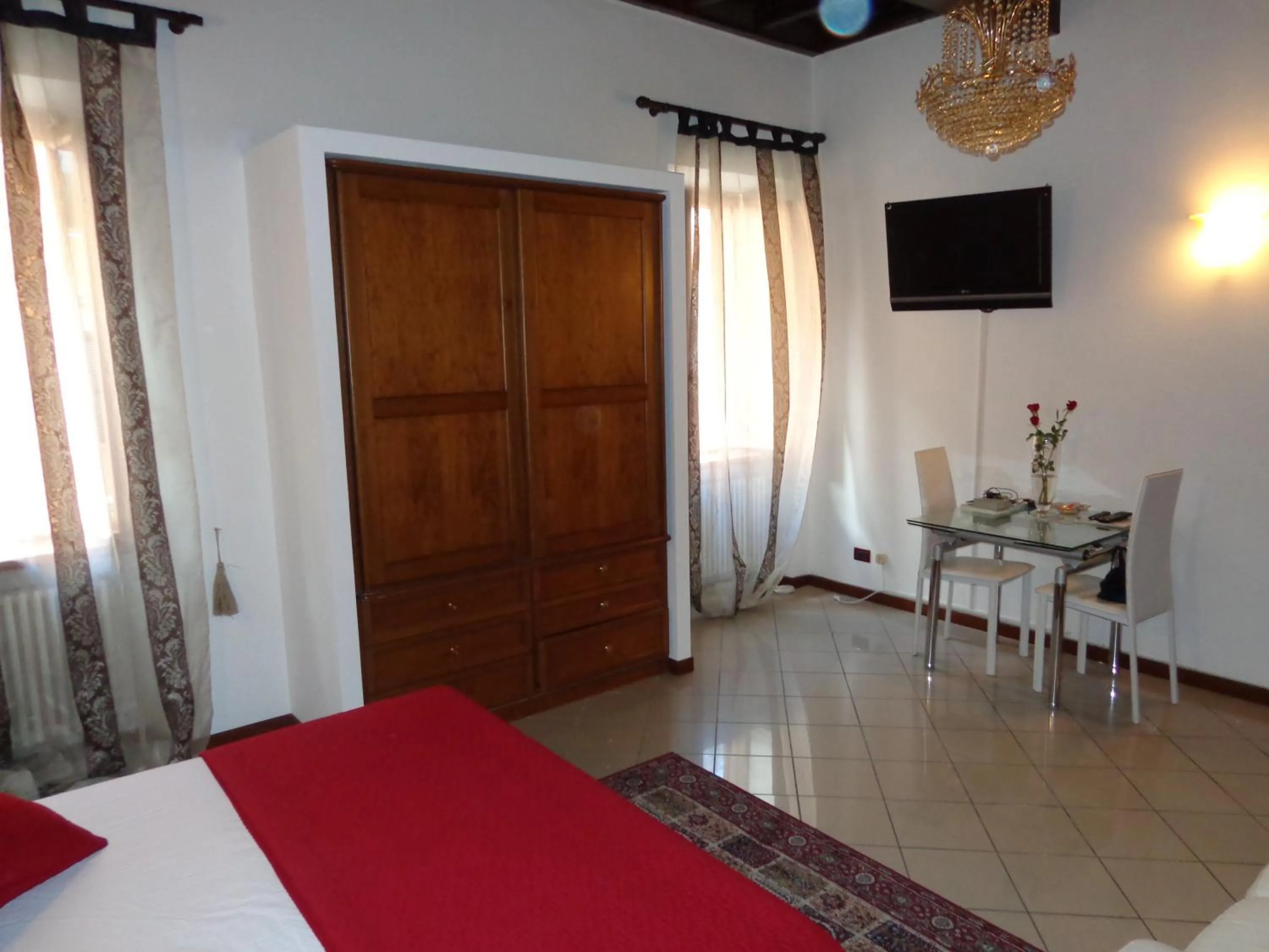 TV and multimedia, Bed in Borgo Pio 91