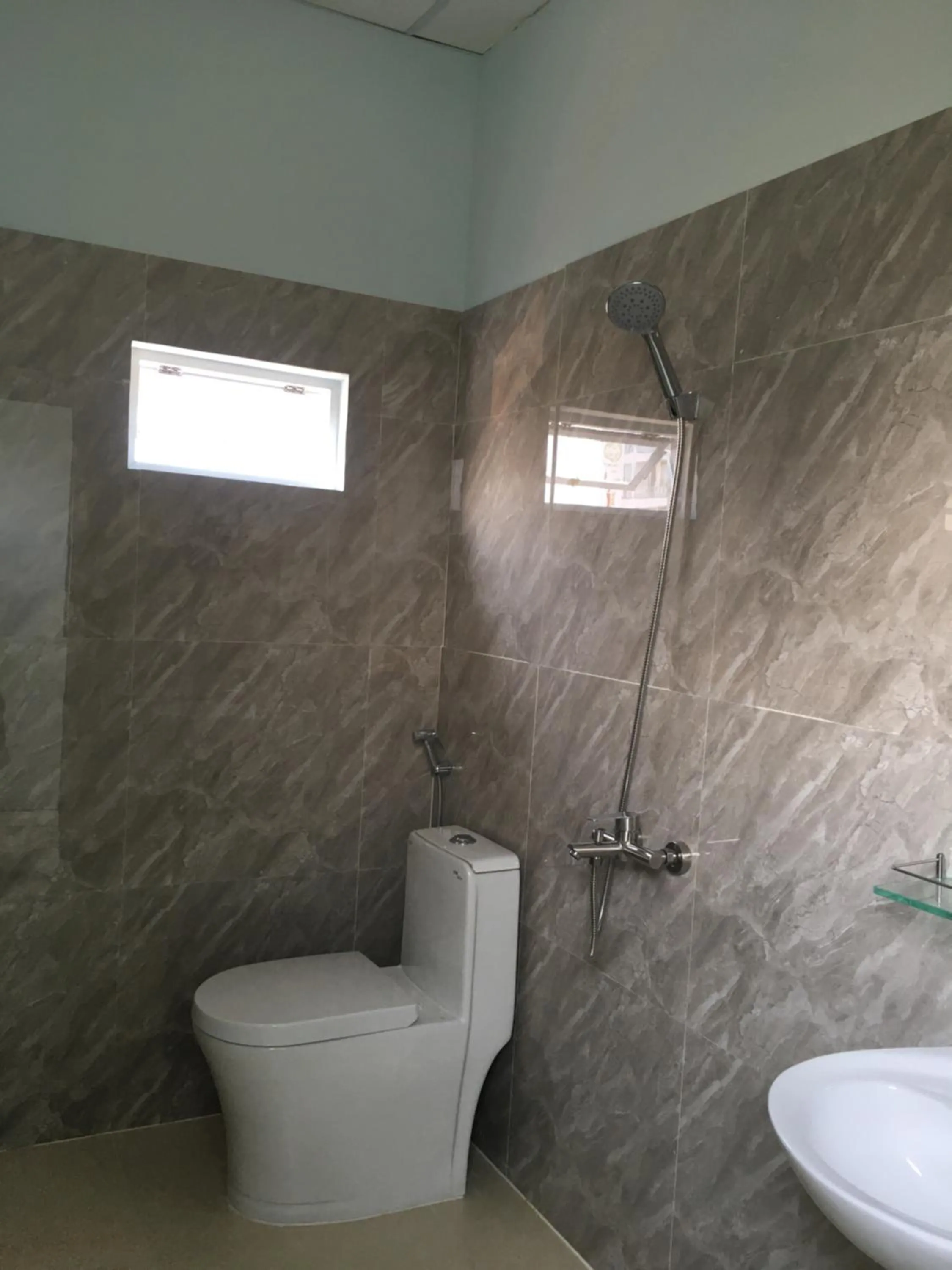 Bathroom in Maily Hostel