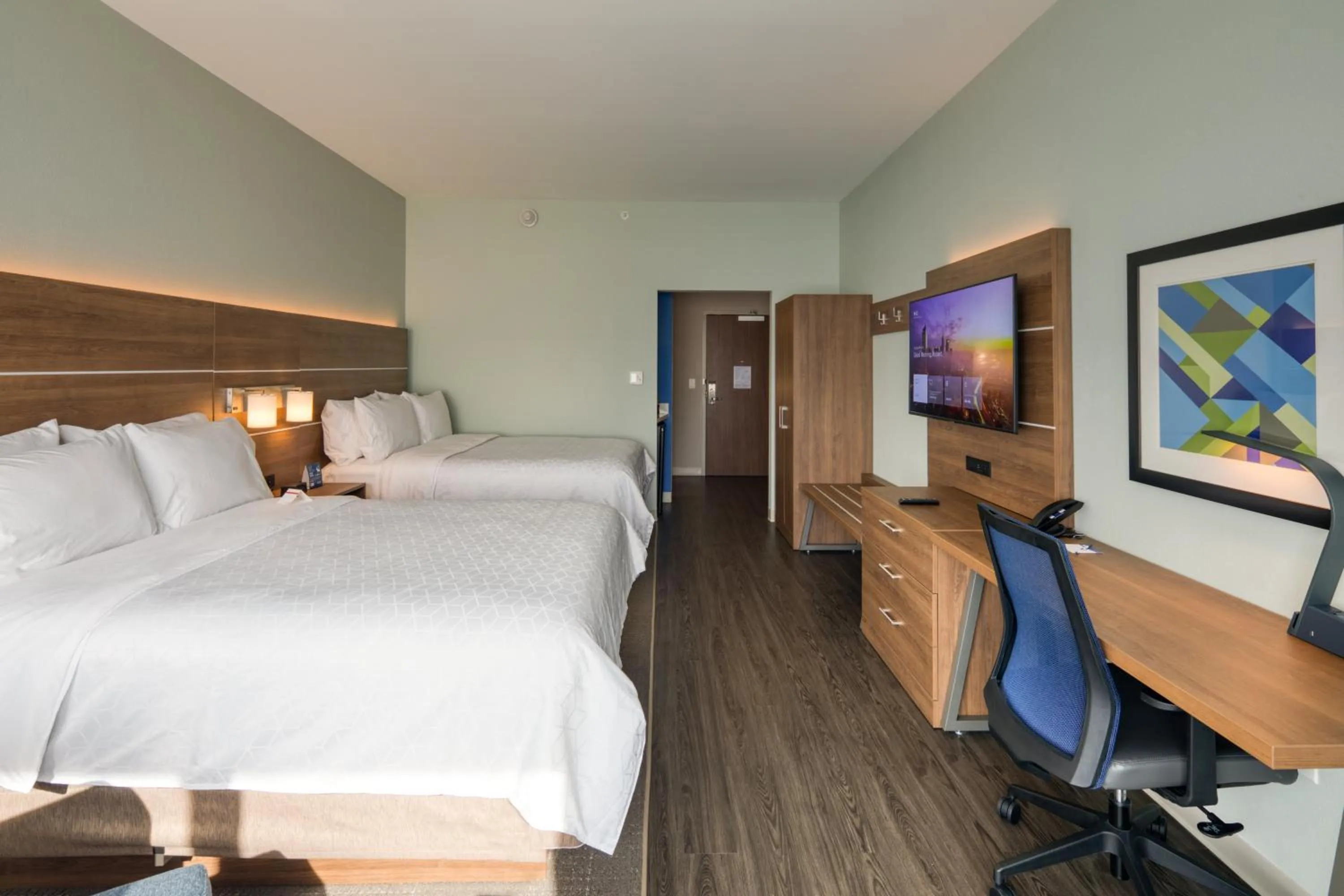 Photo of the whole room, Bed in Holiday Inn Express & Suites - Charlotte - South End by IHG