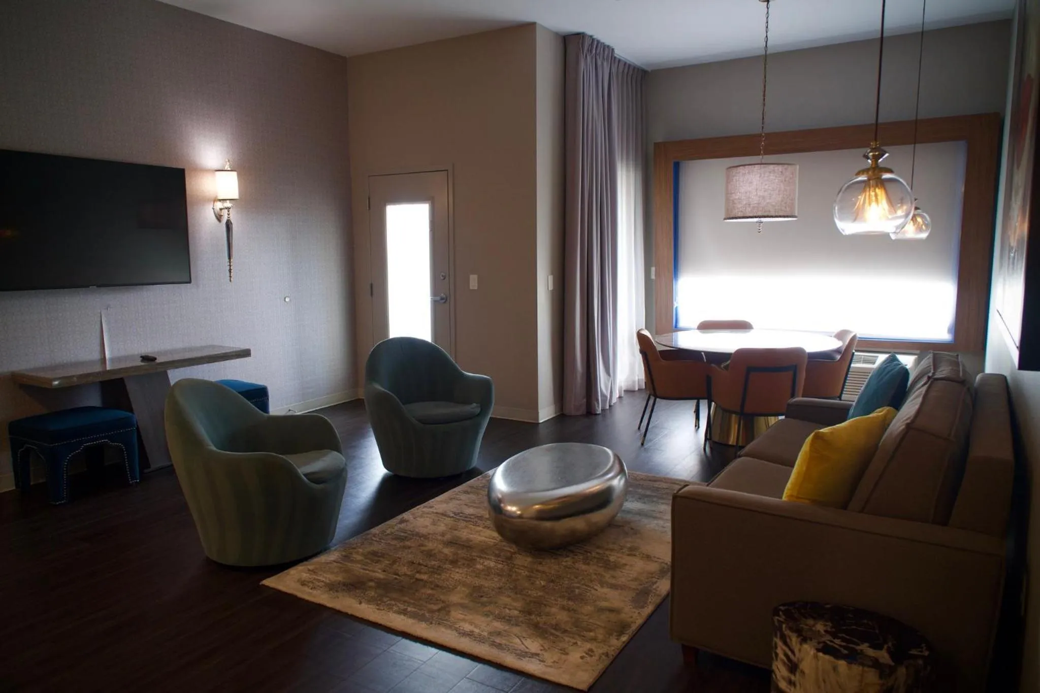 Bedroom in Holiday Inn Express & Suites - Charlotte - South End by IHG