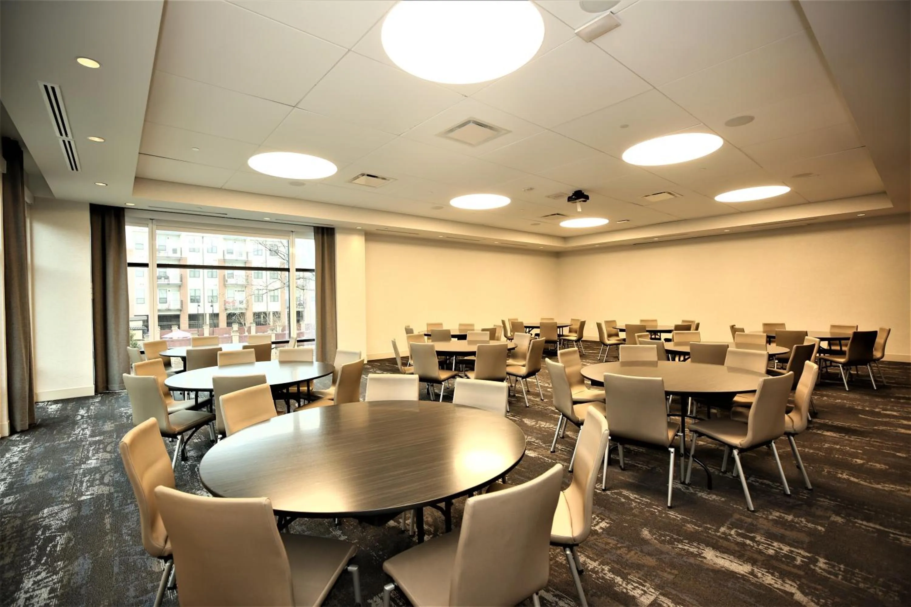 Meeting/conference room in Holiday Inn Express & Suites - Charlotte - South End by IHG