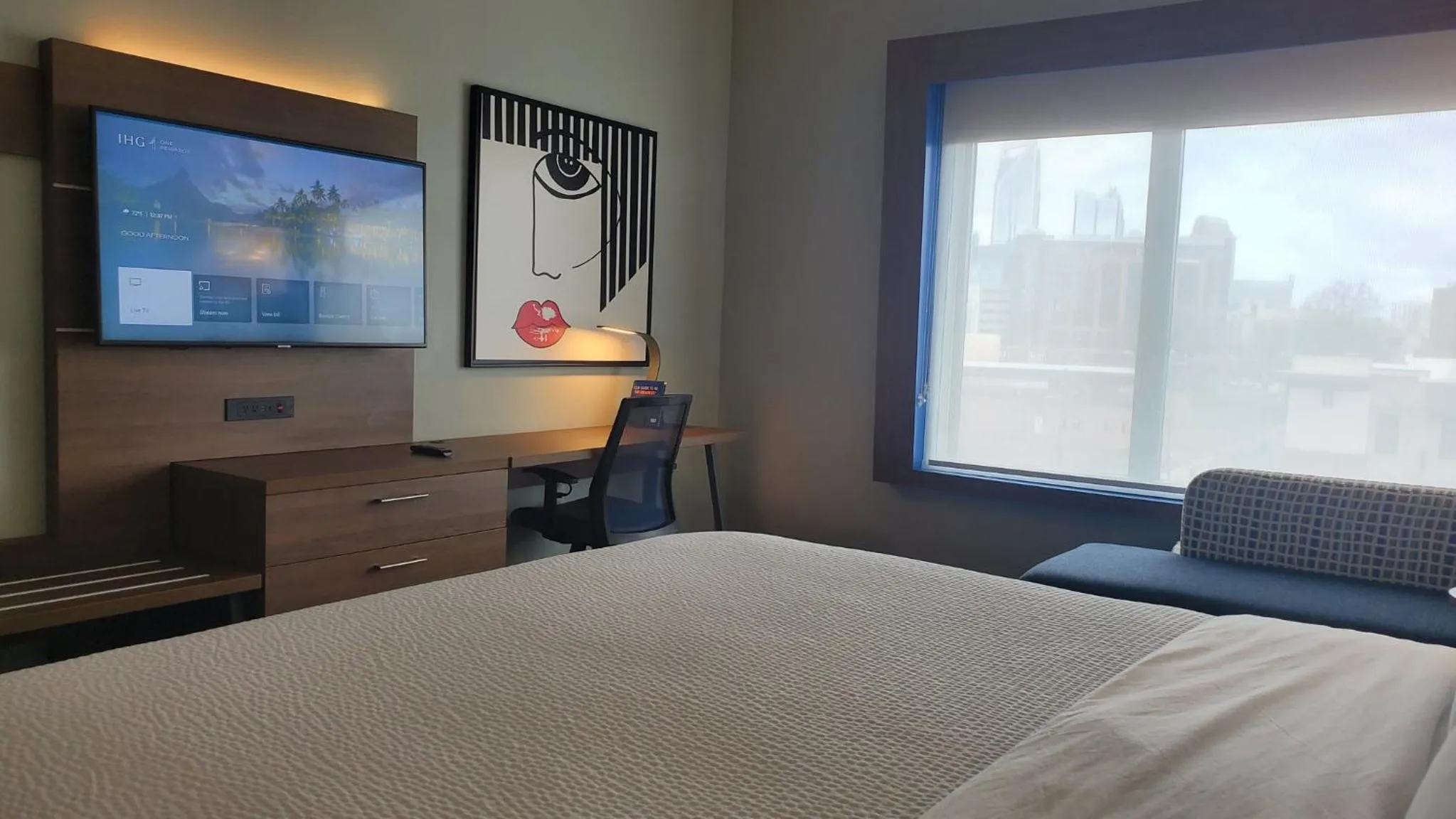 Bedroom, Bed in Holiday Inn Express & Suites - Charlotte - South End by IHG