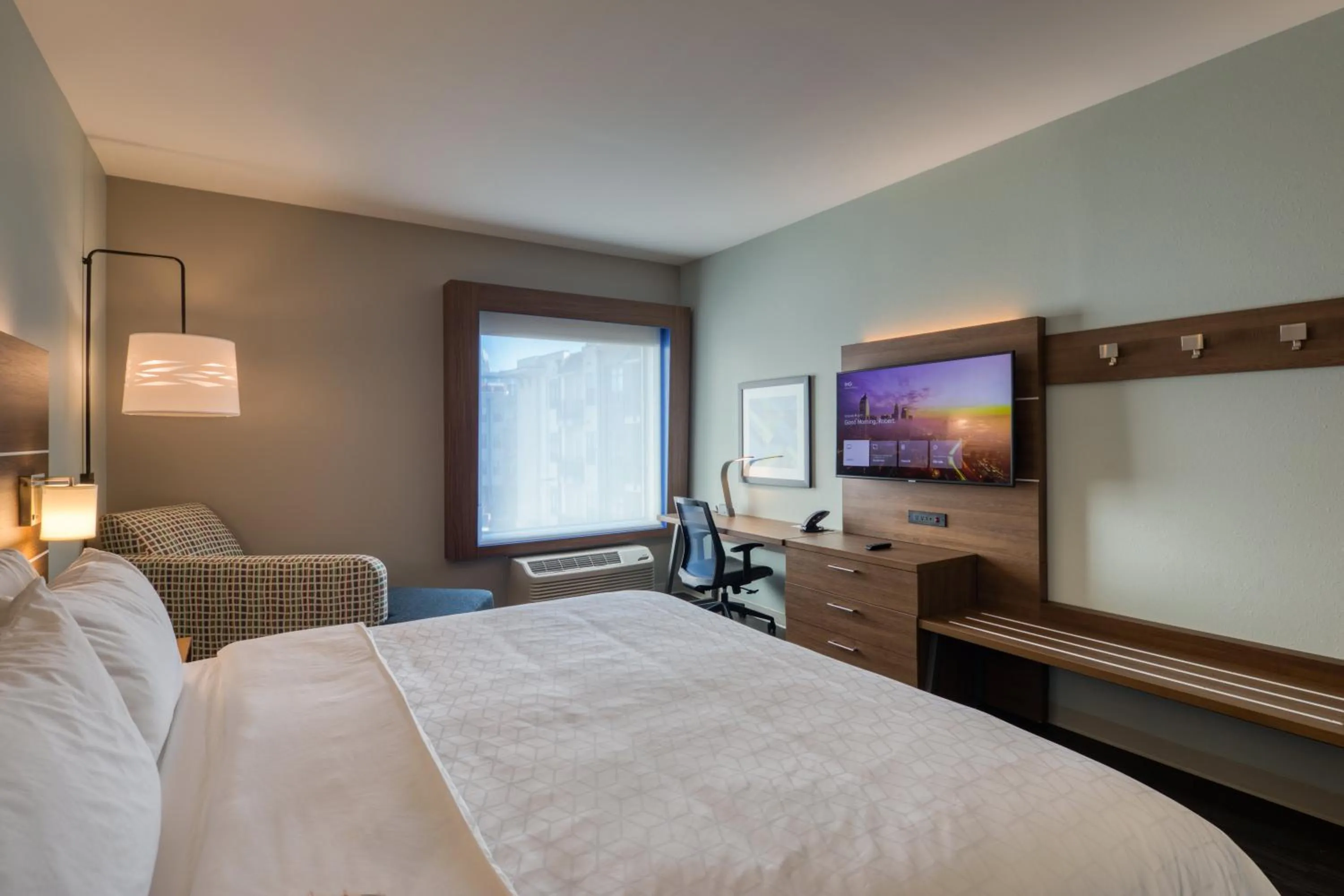 Photo of the whole room, Bed in Holiday Inn Express & Suites - Charlotte - South End by IHG