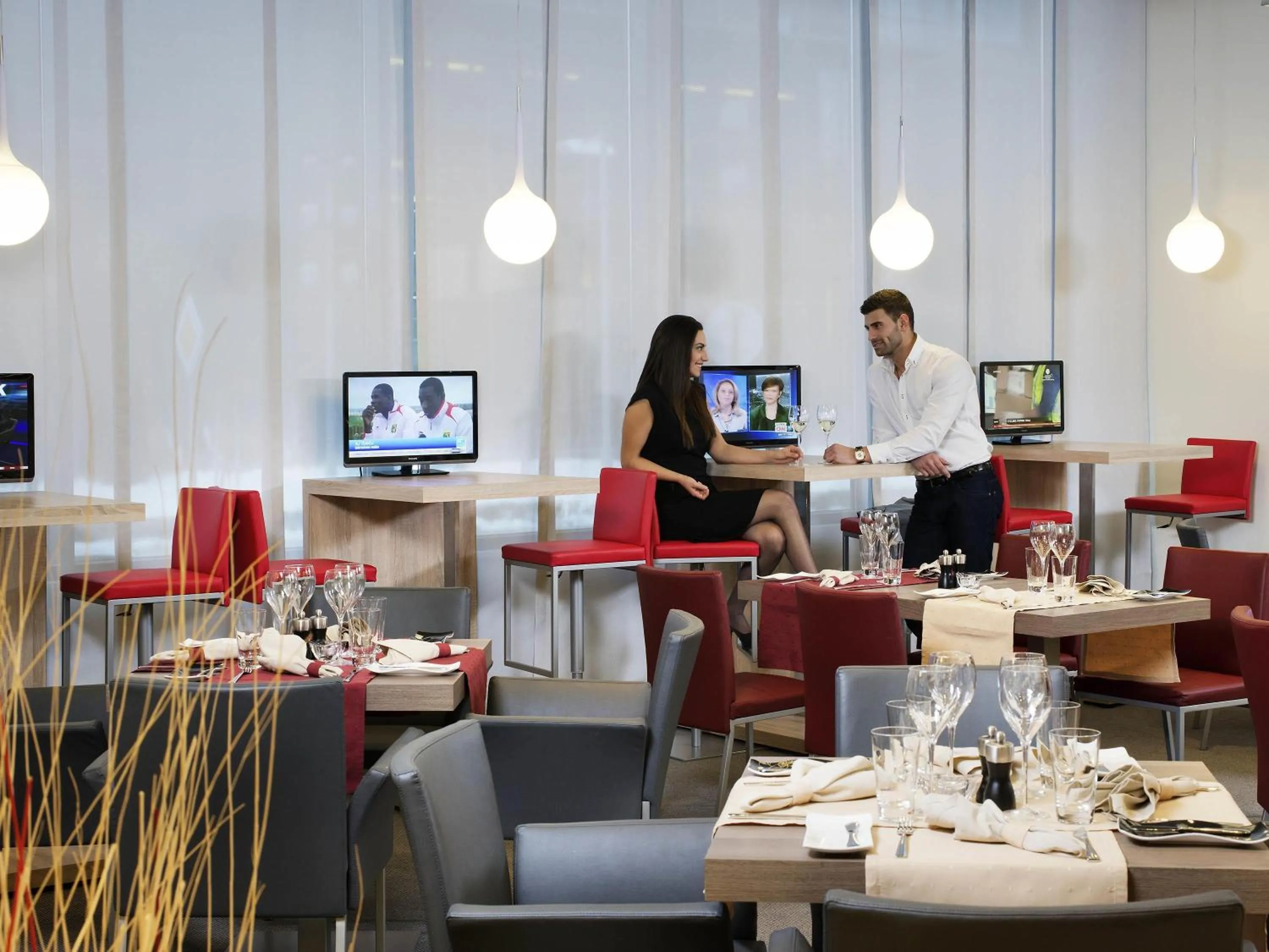 Restaurant/places to eat in Novotel Sofia