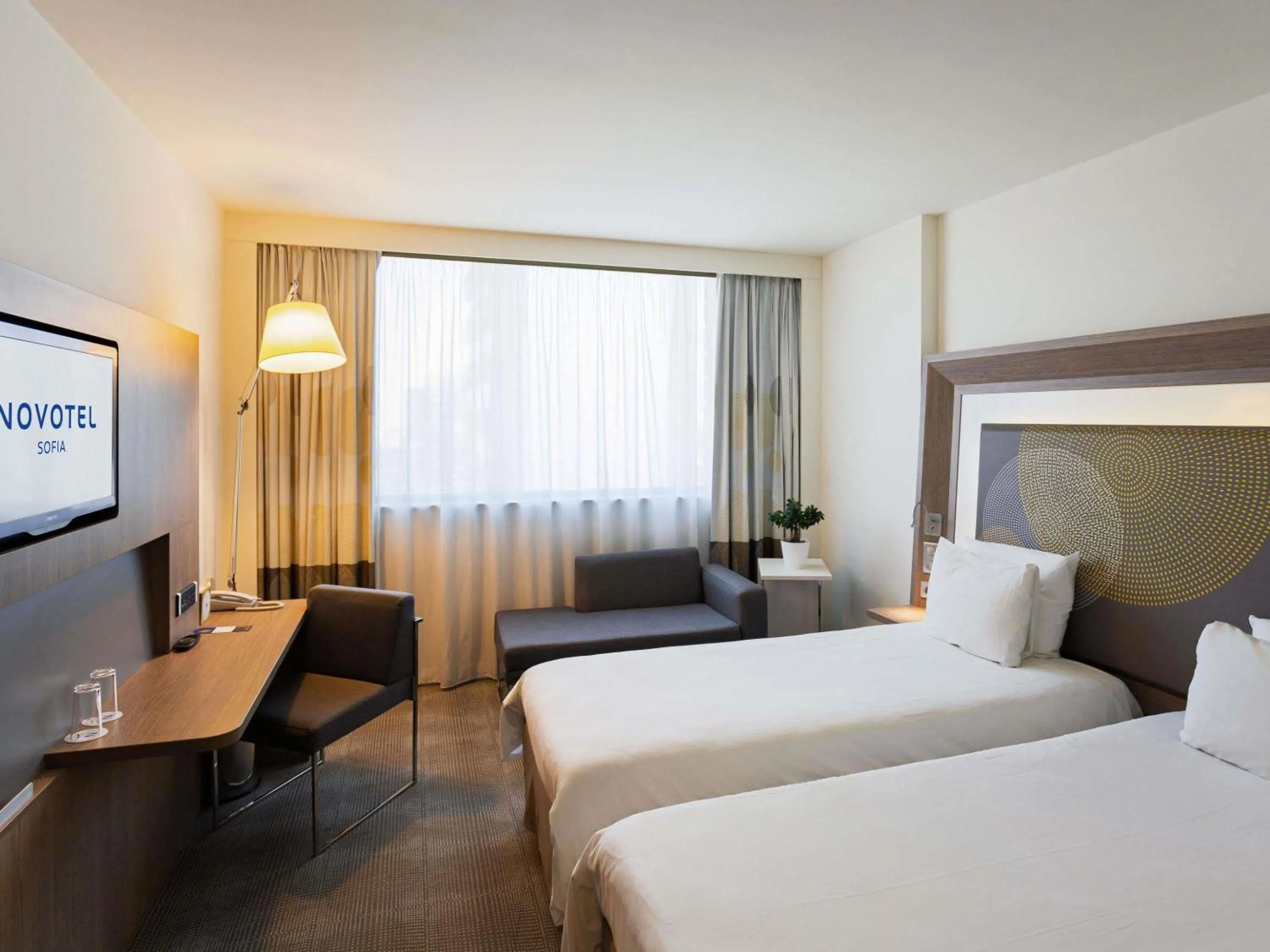 Bedroom, Bed in Novotel Sofia