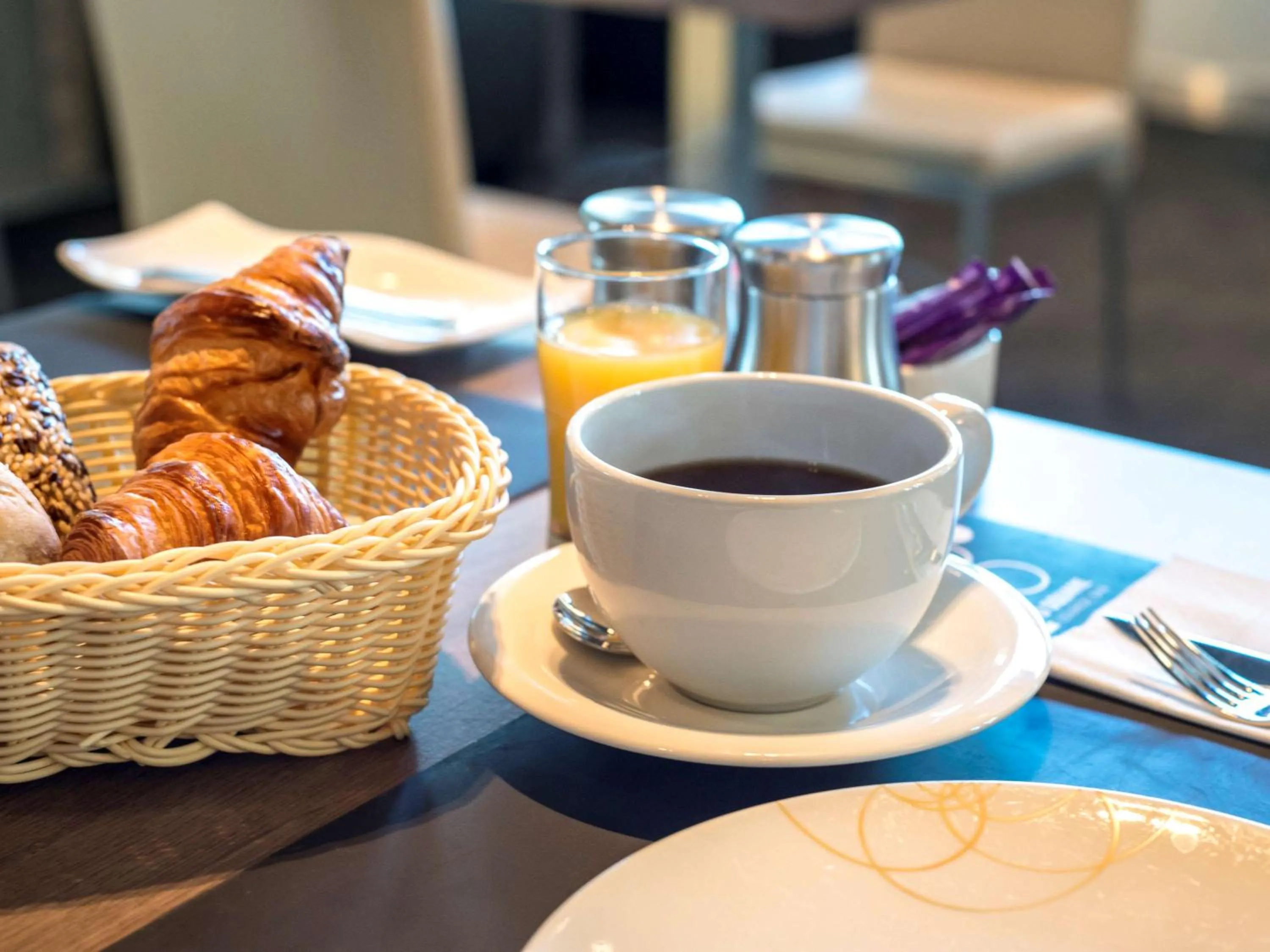 Restaurant/places to eat in Novotel Sofia