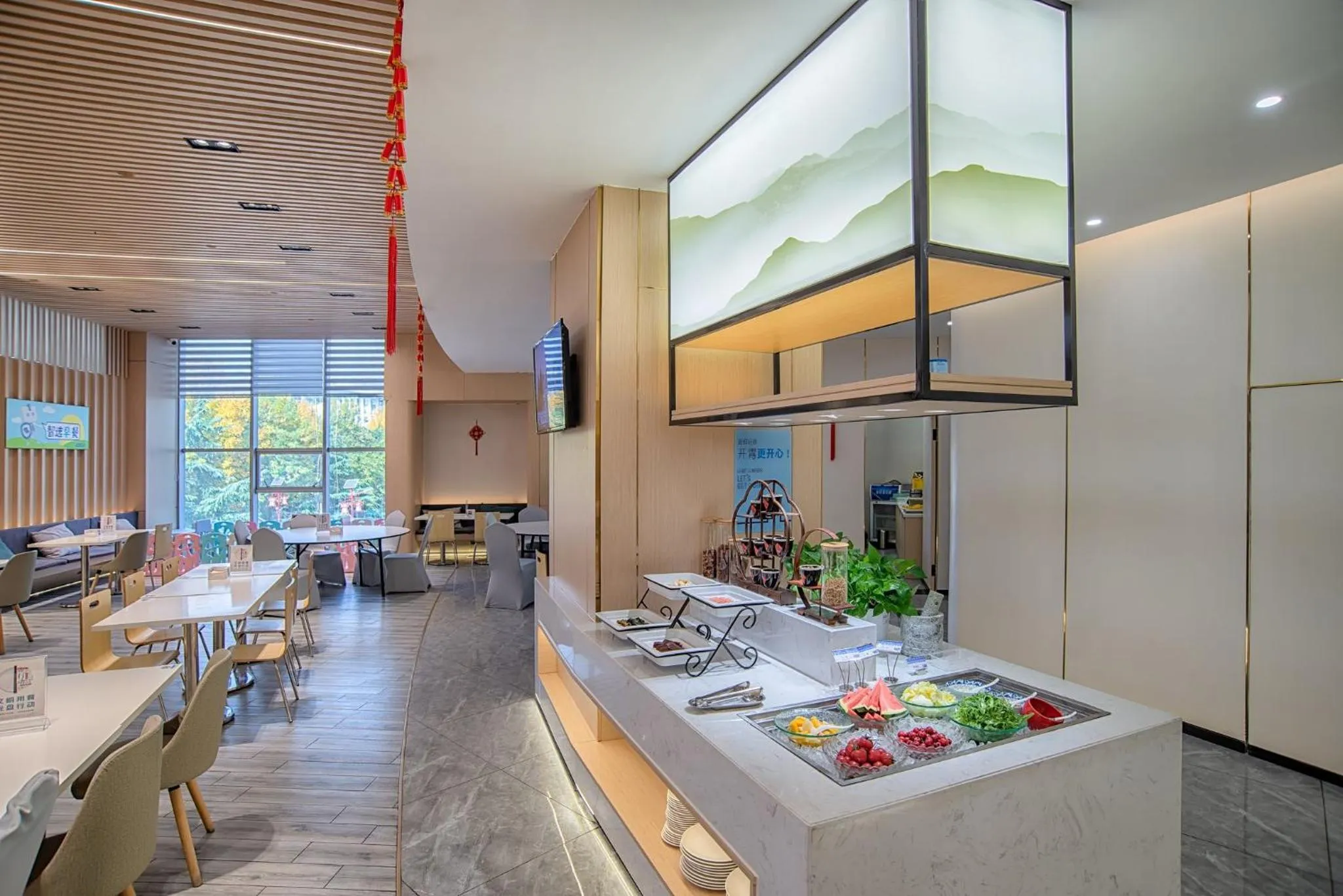 Restaurant/places to eat in Holiday Inn Express Taian City Center by IHG