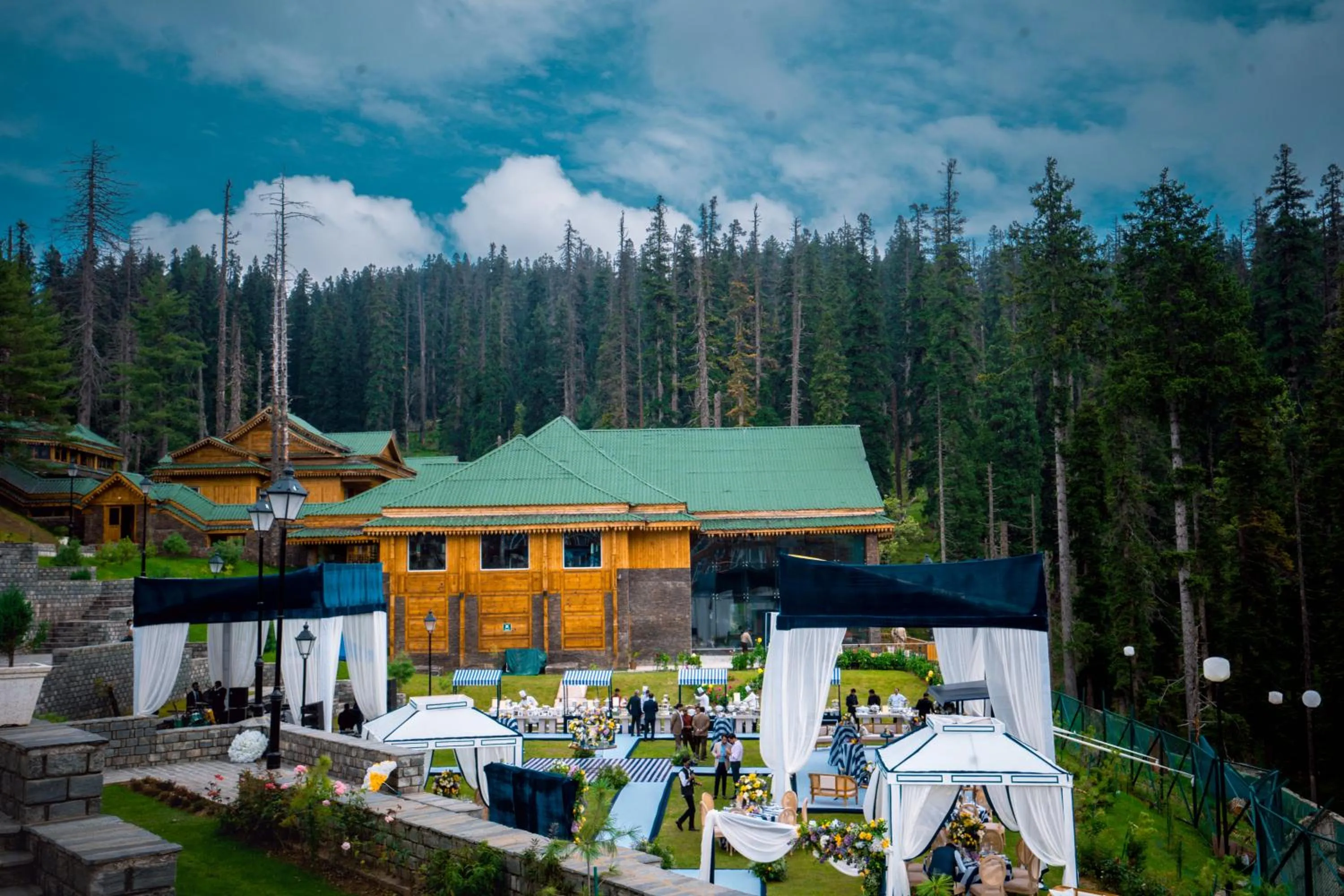 Garden in The Khyber Himalayan Resort & Spa