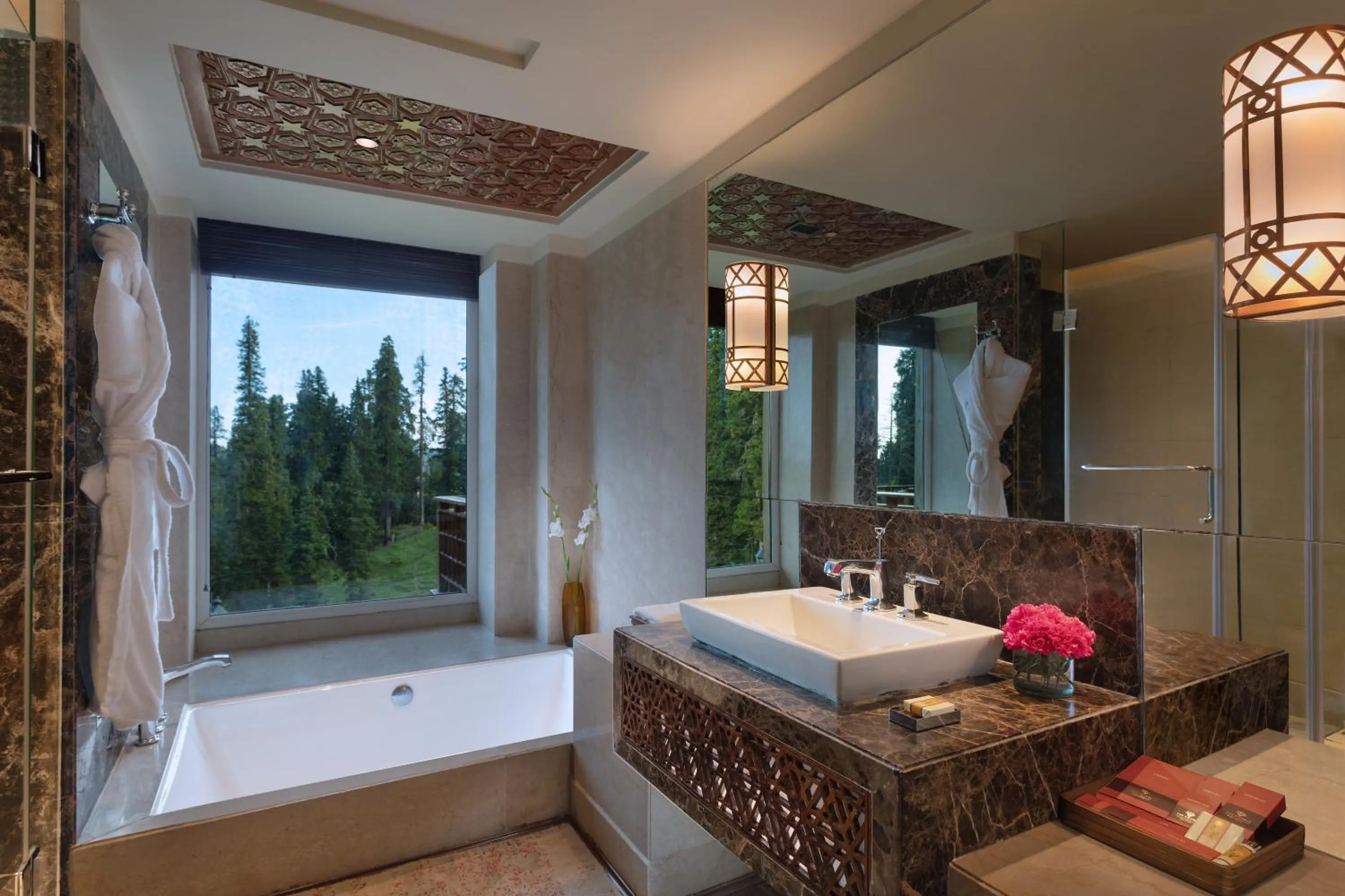Shower in The Khyber Himalayan Resort & Spa