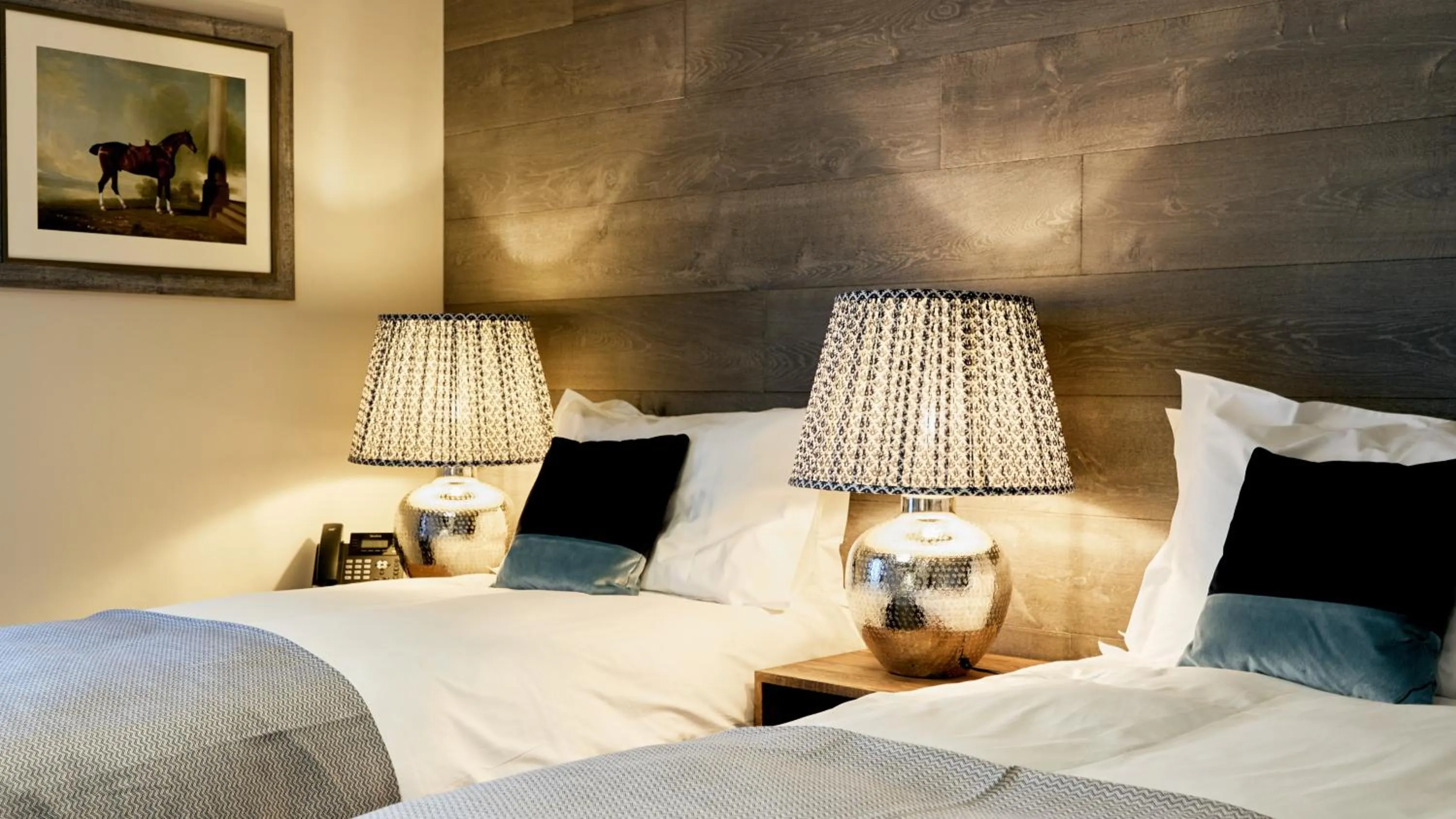 Bed in The Wellington Arms - Basingstoke-Reading