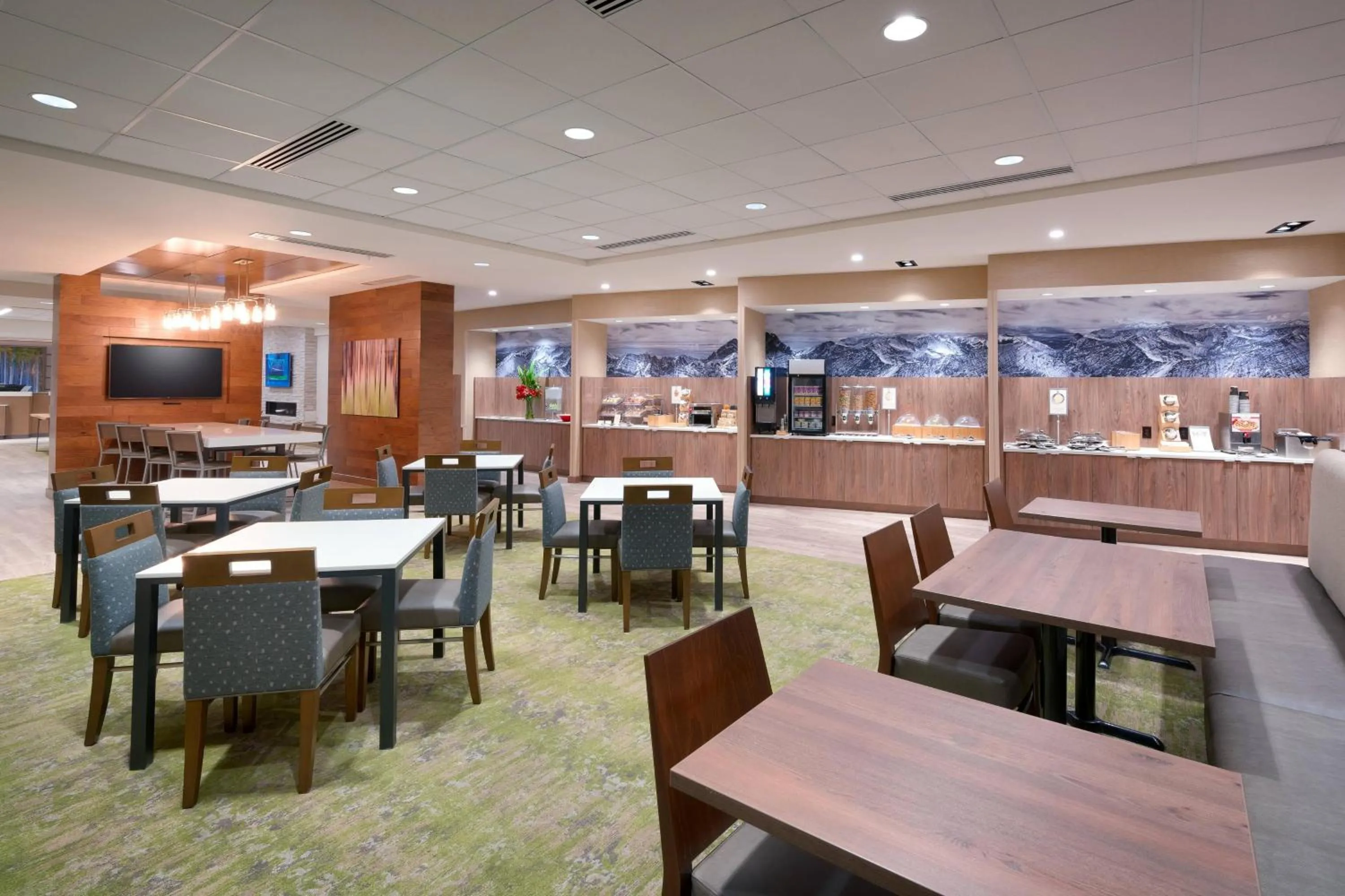 Breakfast in Fairfield Inn & Suites by Marriott Denver West/Federal Center