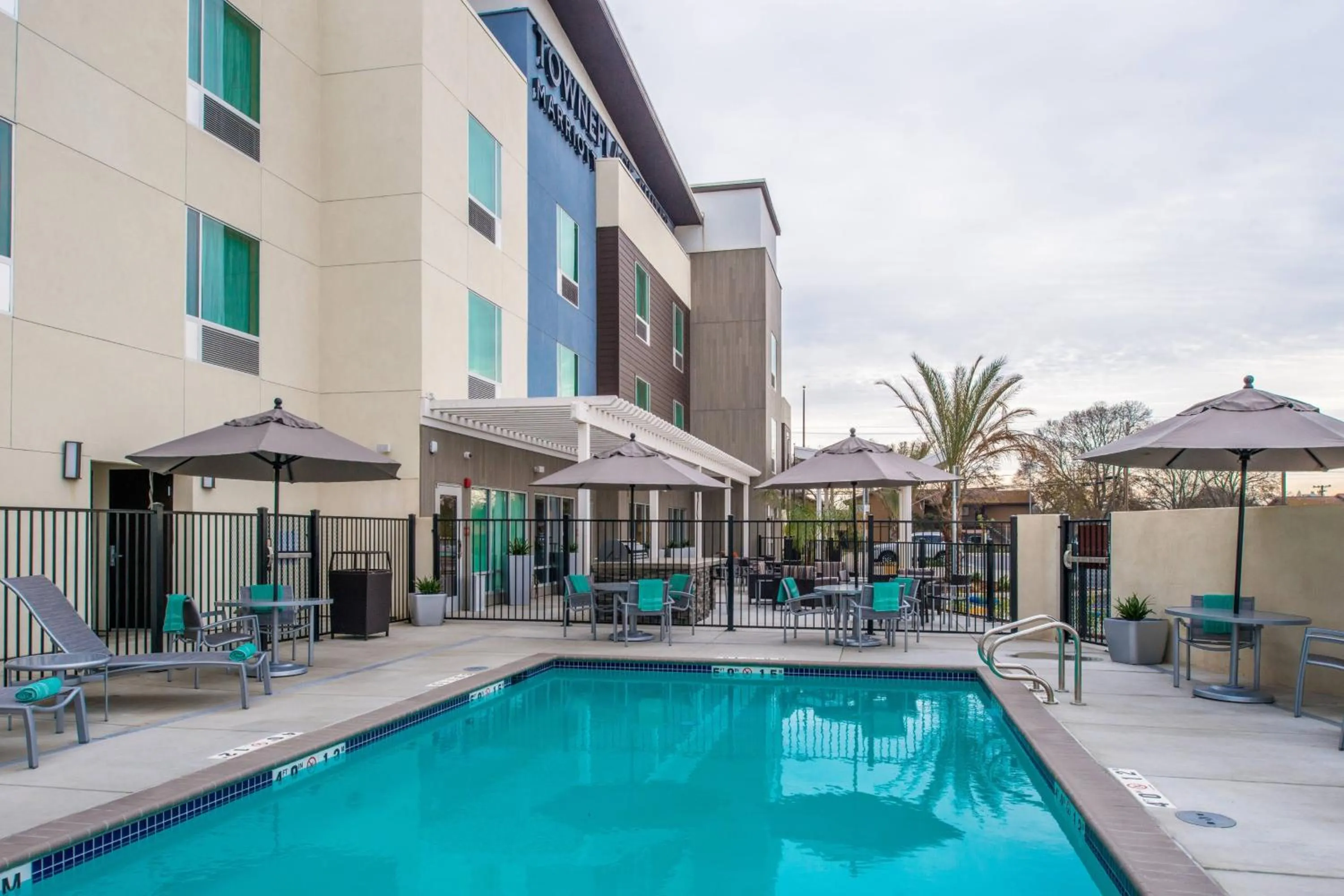 Swimming pool in TownePlace Suites by Marriott Merced