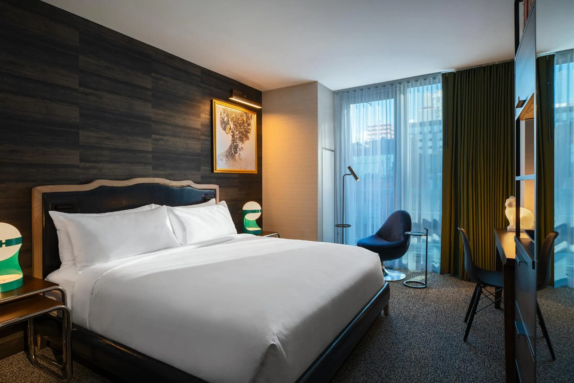 Bed in Renaissance New York Chelsea Hotel