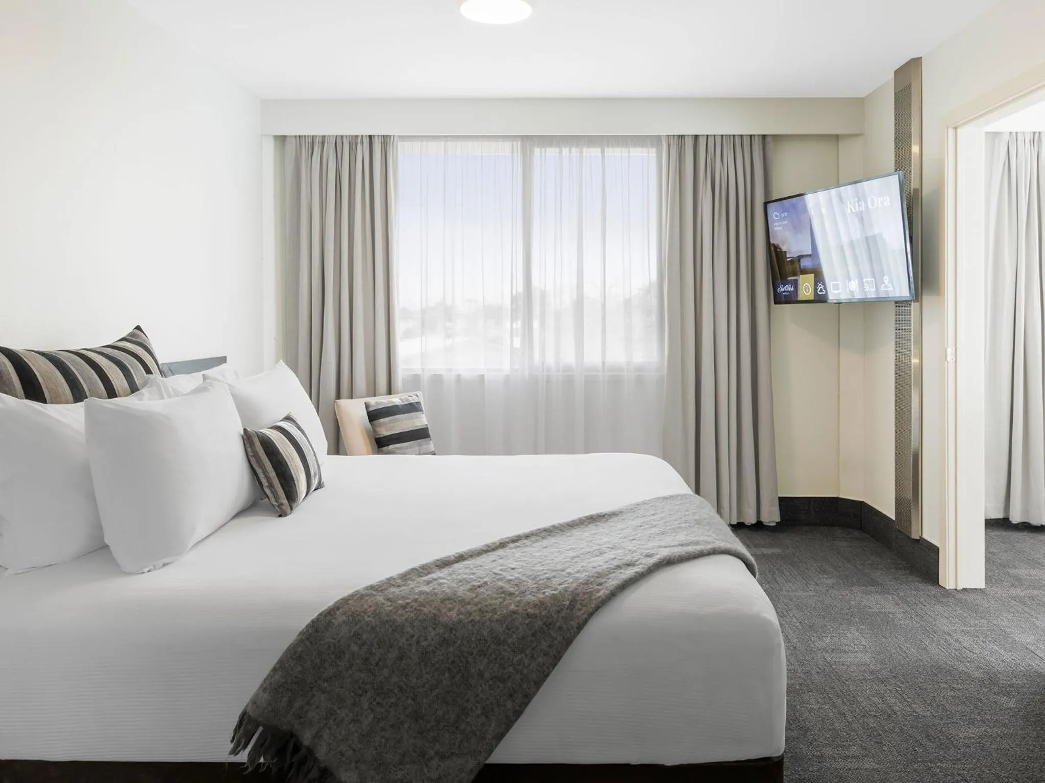 TV and multimedia, Bed in JetPark Auckland Airport Hotel