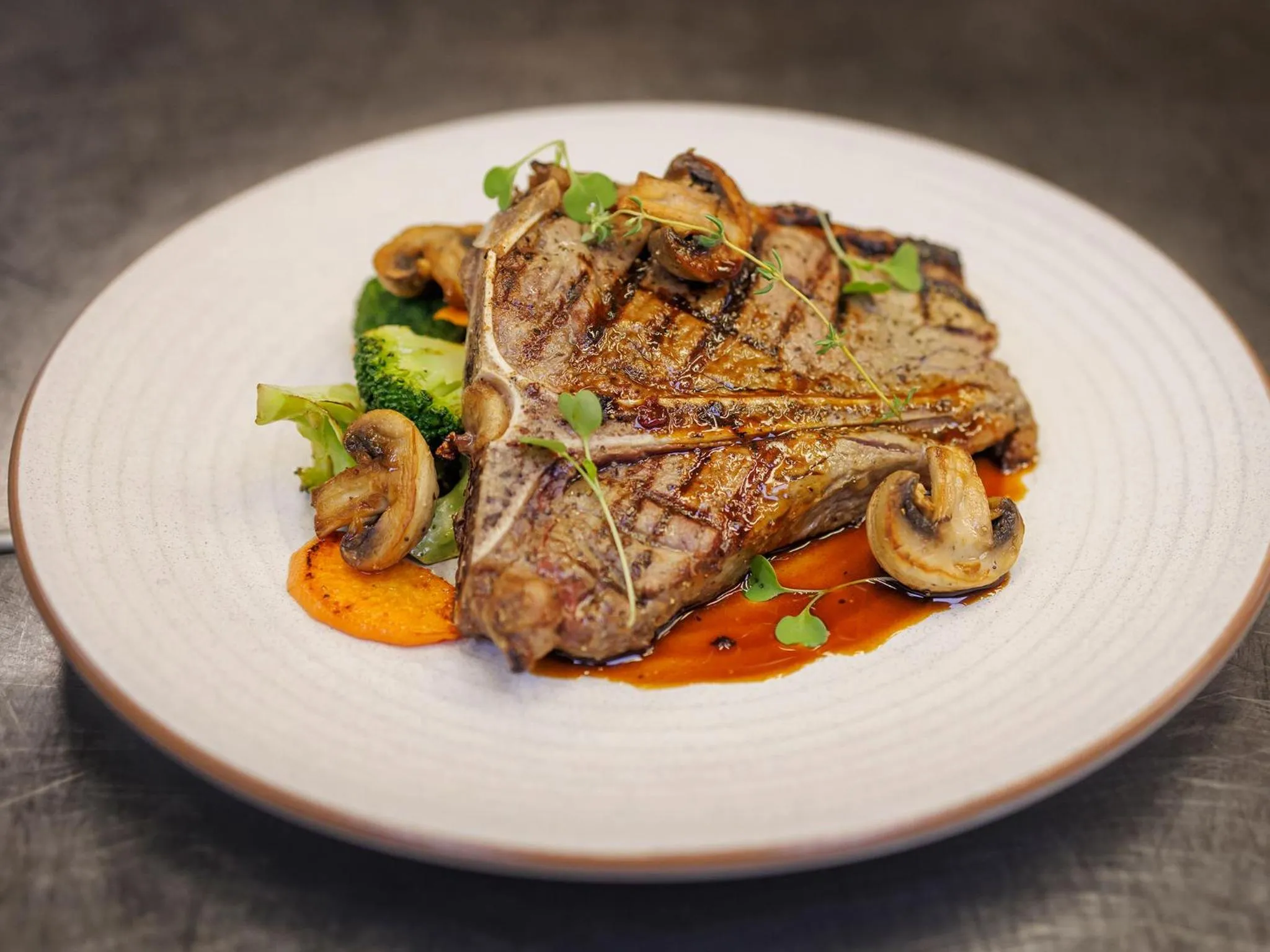 Food and drinks in JetPark Auckland Airport Hotel